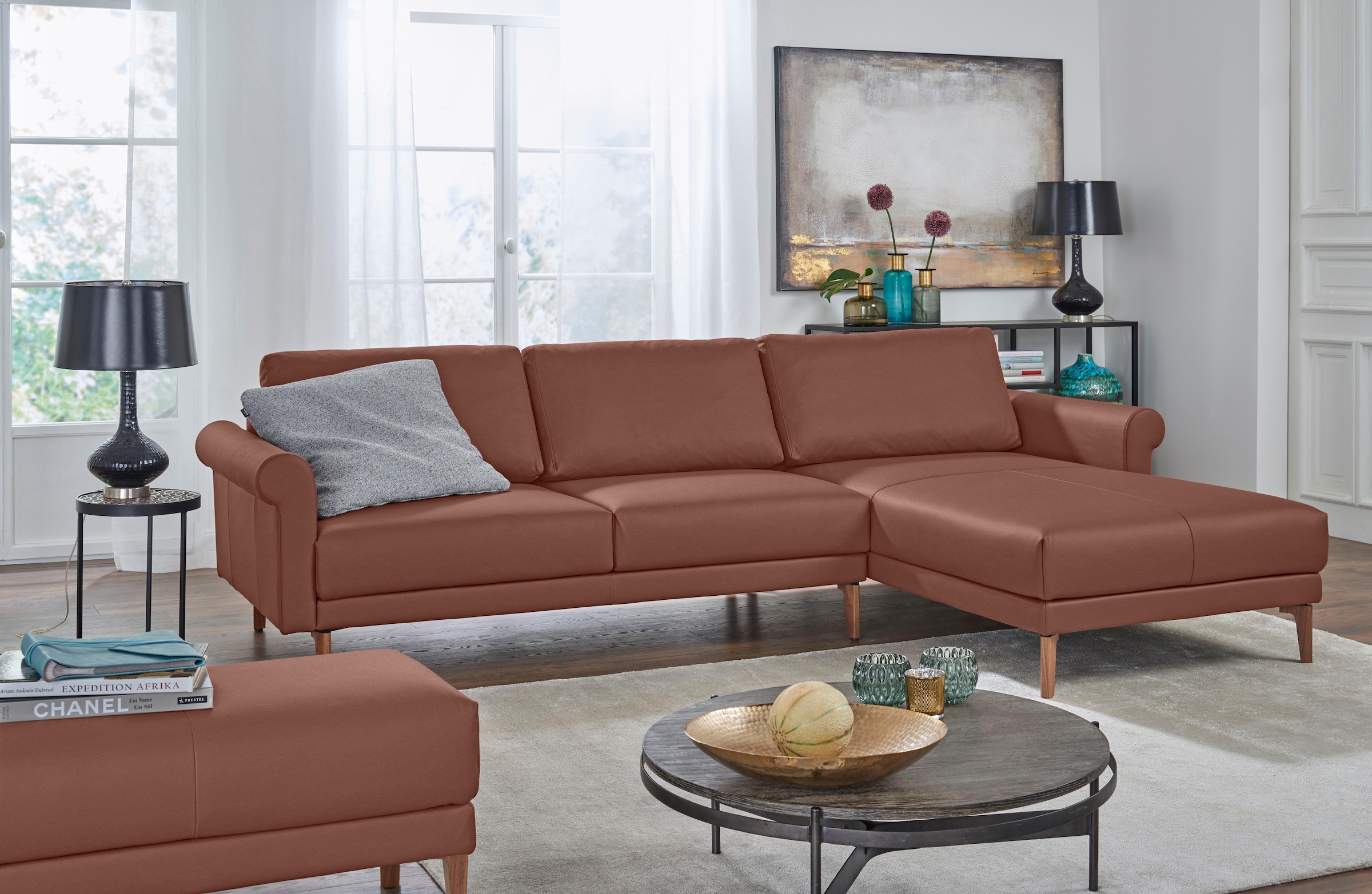 Ecksofa »hs.450«, Armlehne Schnecke modern Landhaus, Breite 282 cm, Fuß Nussbaum