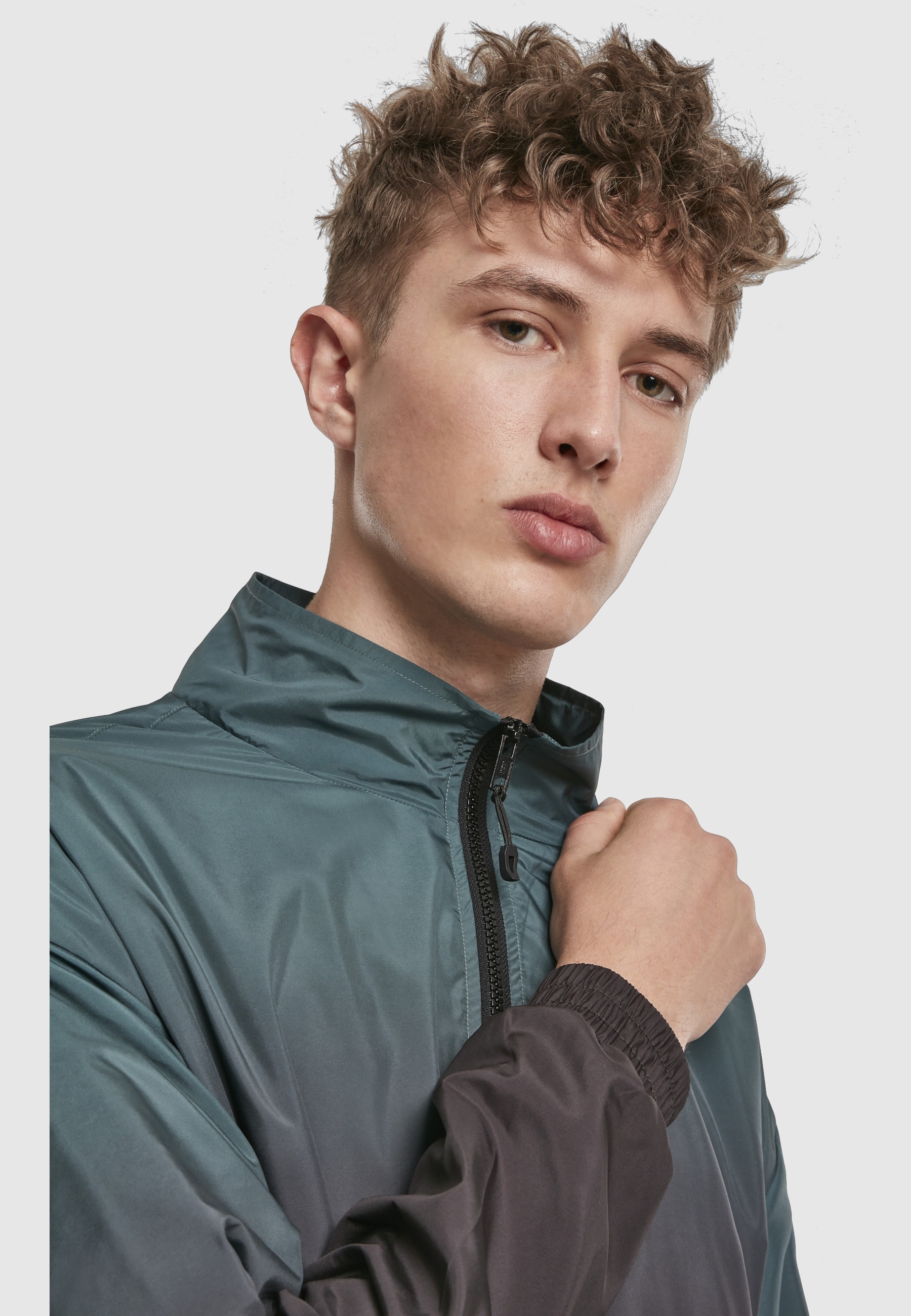 URBAN CLASSICS Allwetterjacke »Urban Classics Herren Gradient Pull Over Jacket« 1 Stk. tlg. ohne Kapuze