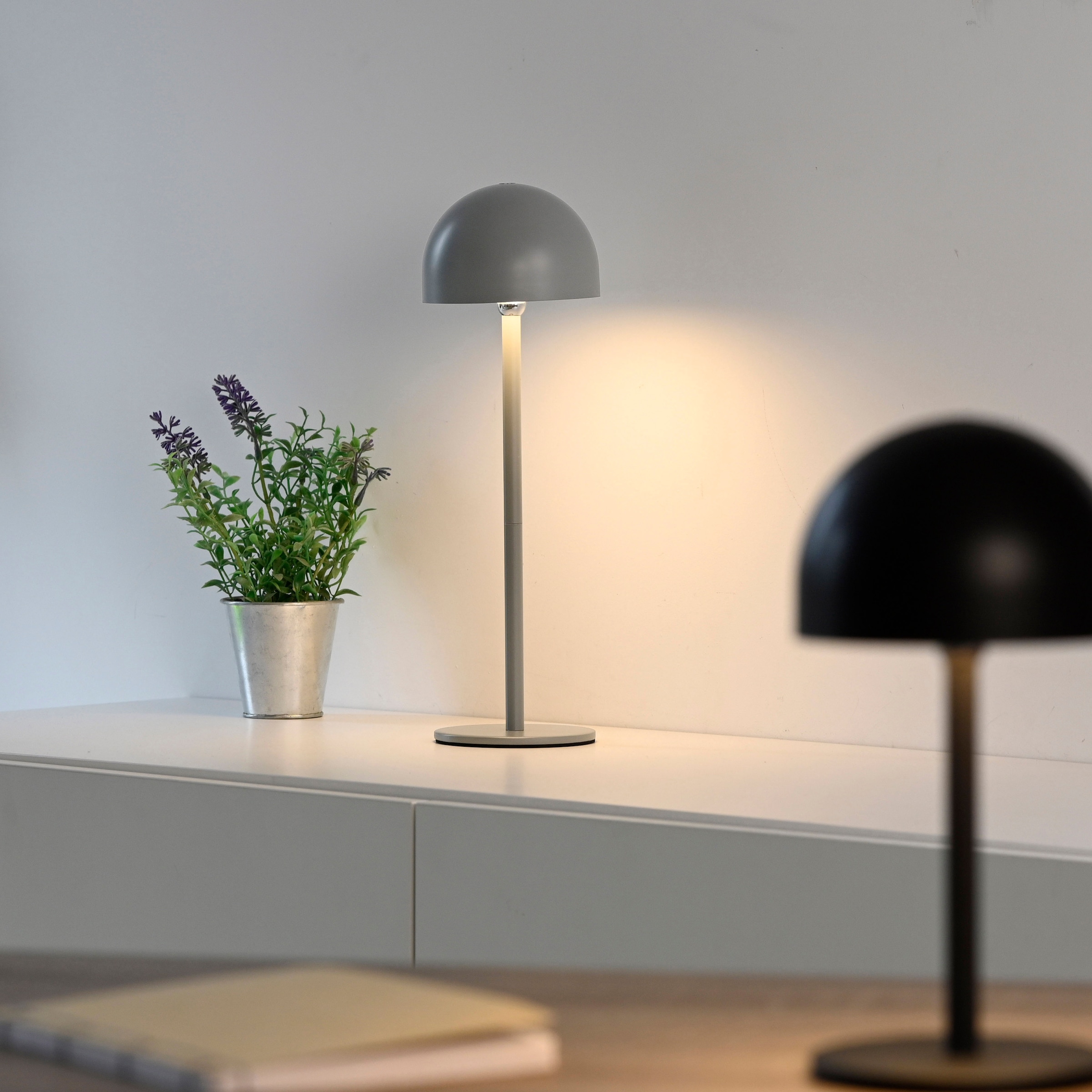 OTTO home Tischleuchte »Akku Tischlampe Gerrin Indoor Outdoor, magnetischer Flaschenaufsatz« LED-Board Warmweiß Pilzlampe Flaschenaufsatz, Regulierung der Lichtstärke, Pilz, Lampe