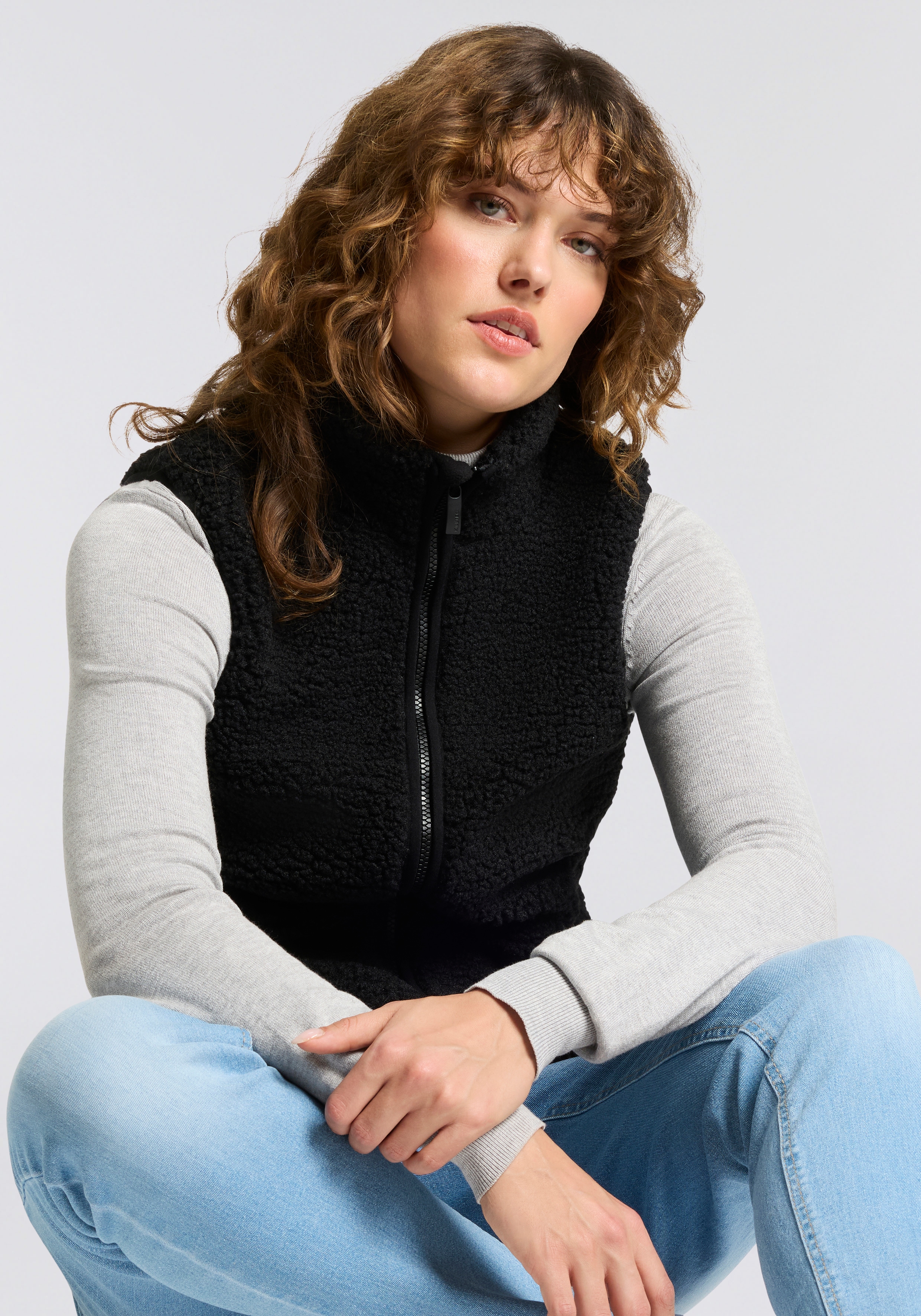 Killtec Fleeceweste "KOW 7 WMN VST" mit Stehkragen, aus Stretchmaterial, sportlicher Stil