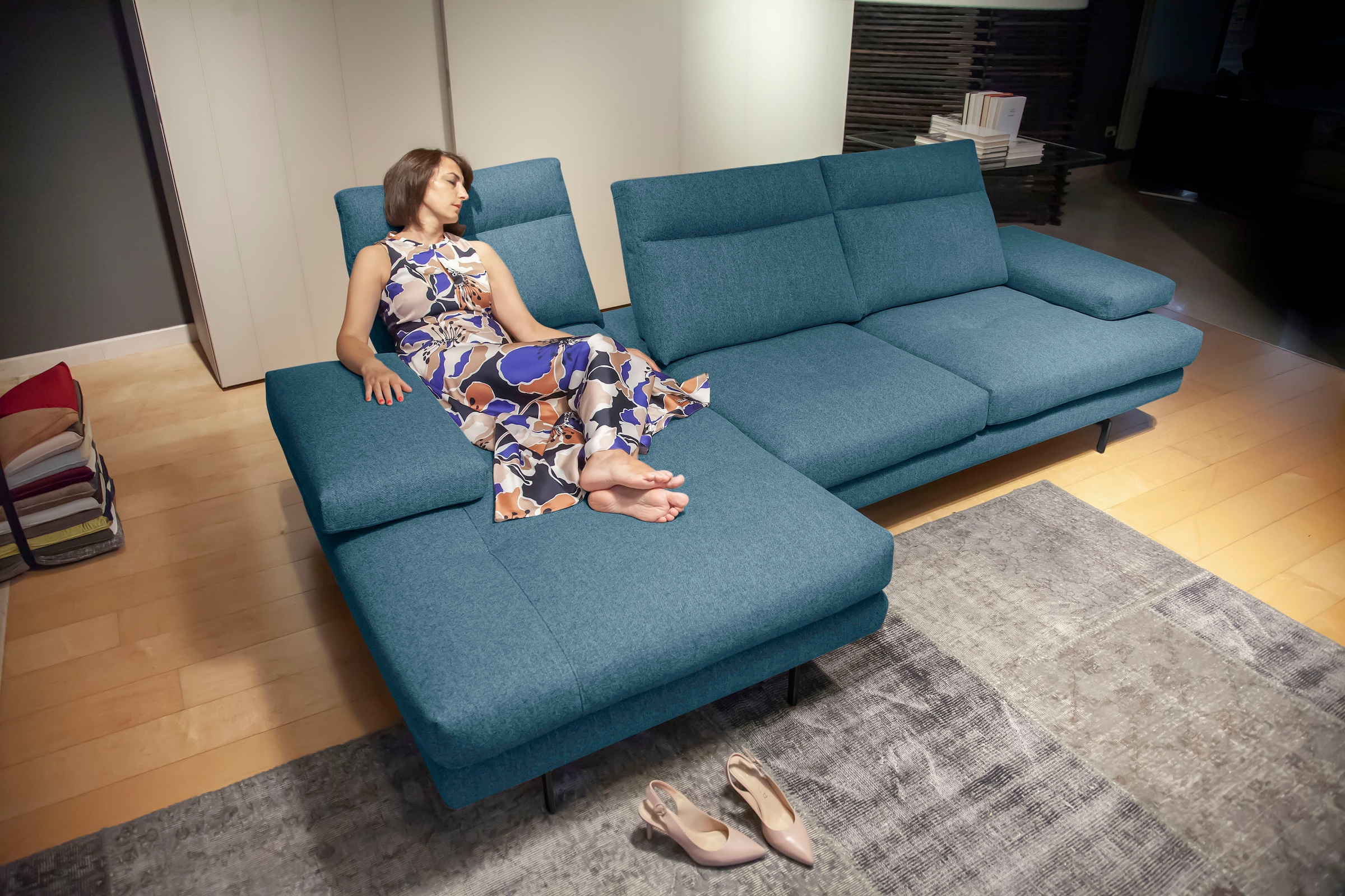 CALIA ITALIA Ecksofa "Toby Wing, B/T: 308/153 cm, Multifunktionssofa, Designsofa, L-Form" inkl. Sitztiefenverstellung und Armlehnfunktion, Füße in schwarz matt