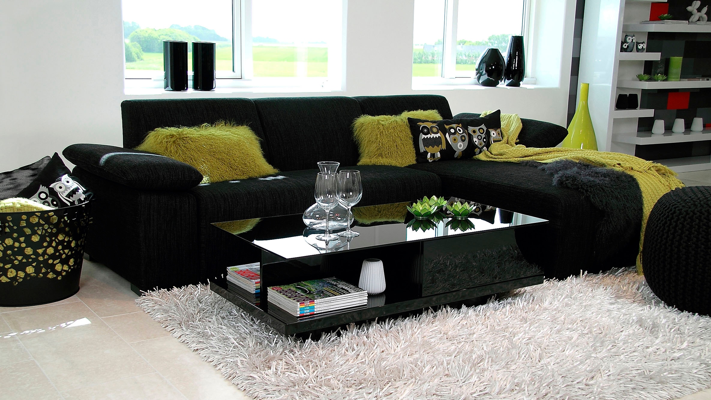 SalesFever Couchtisch, mit Tischplatte aus gehärtetem Kristallglas