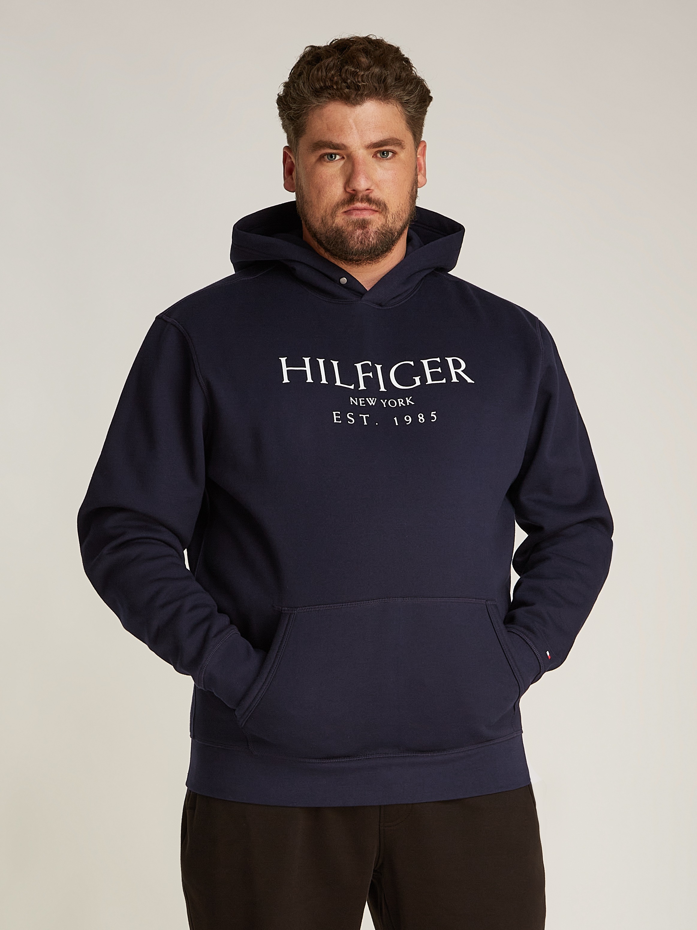 Hoodie »BT-BIG HILFIGER HOODY-B«, in Großen Größen, mit Logostickerei am Ärmel