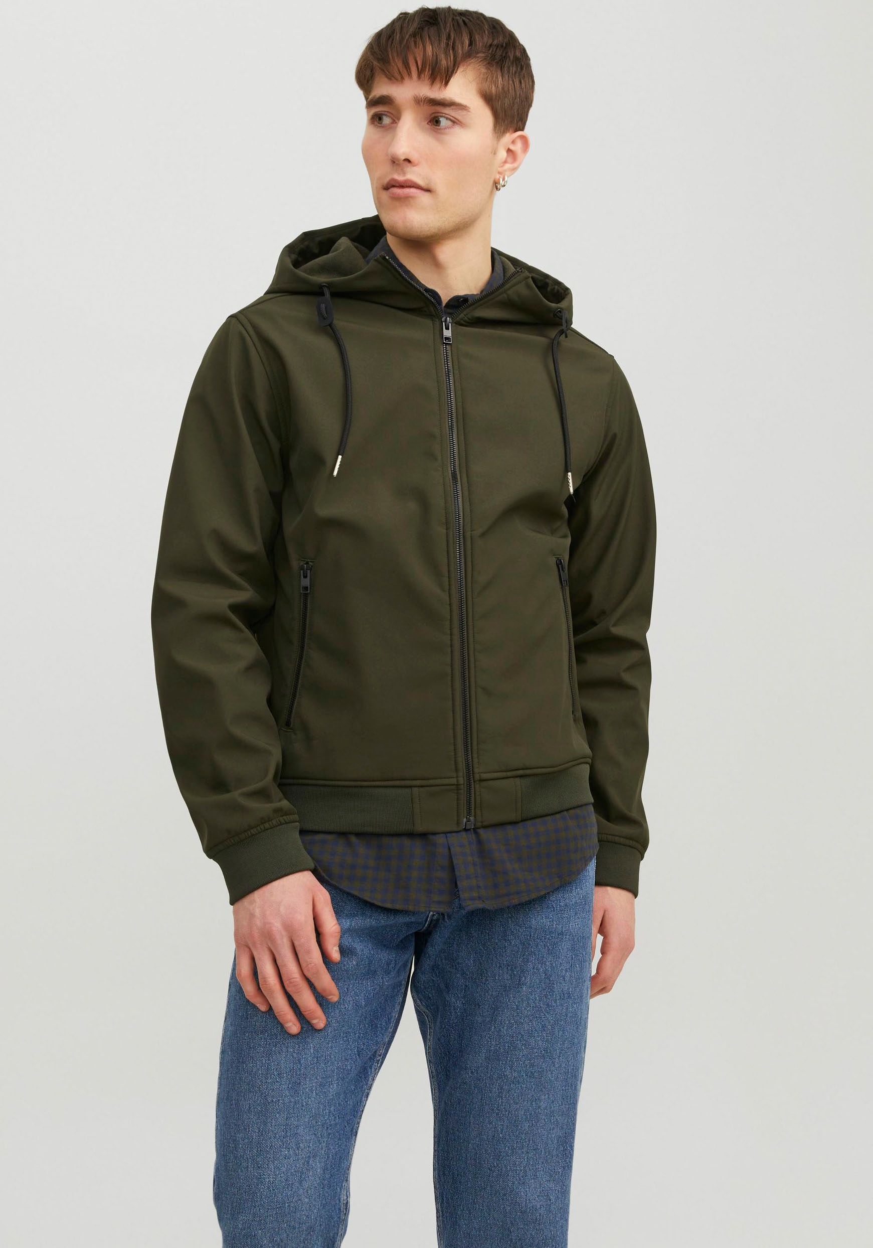 Jack & Jones Softshelljacke "JJEBASIC SOFTSHELL HOOD NOOS", mit Kapuze