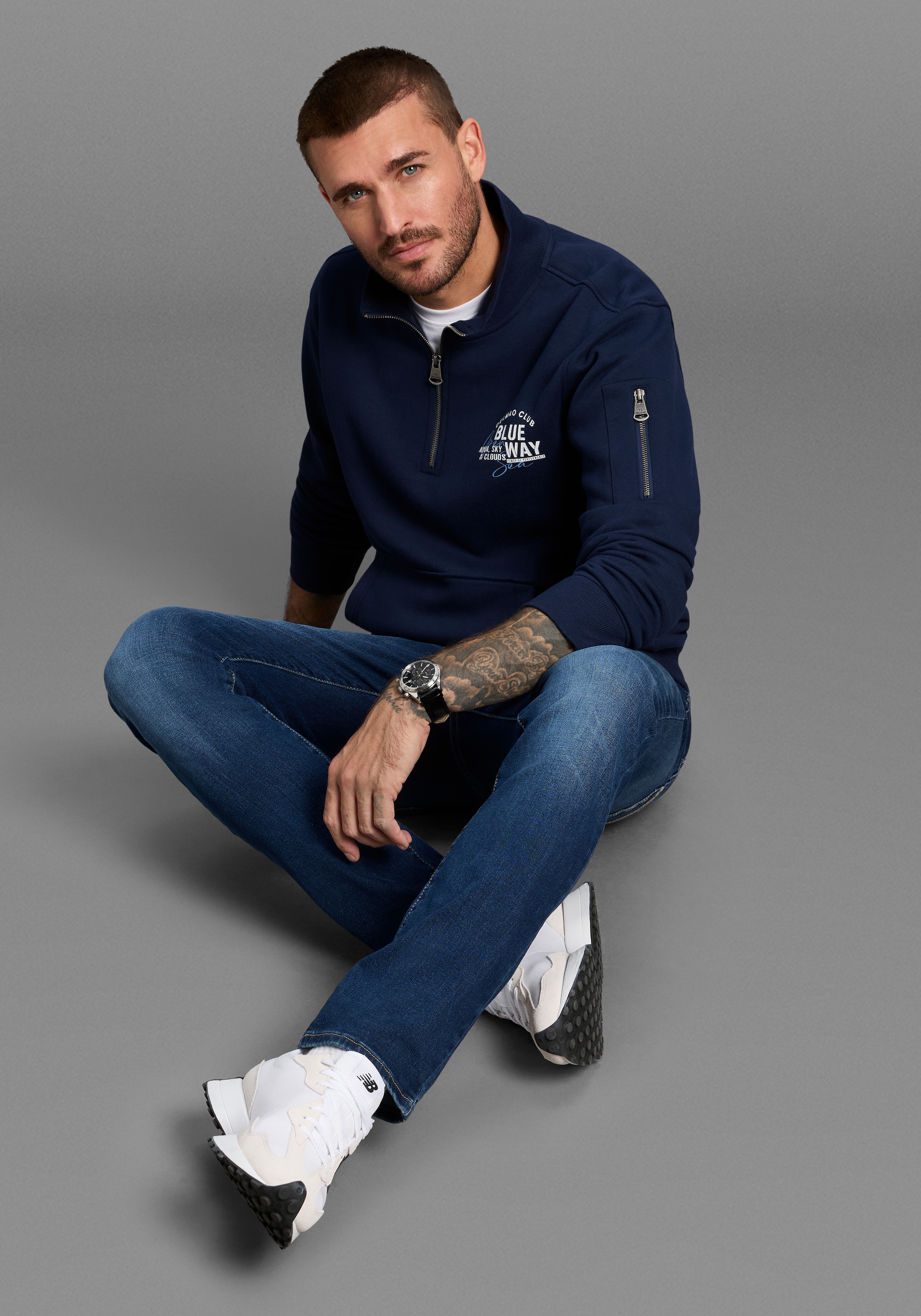 DELMAO Sweatshirt "Troyer", mit moderner Ärmeltasche günstig online kaufen