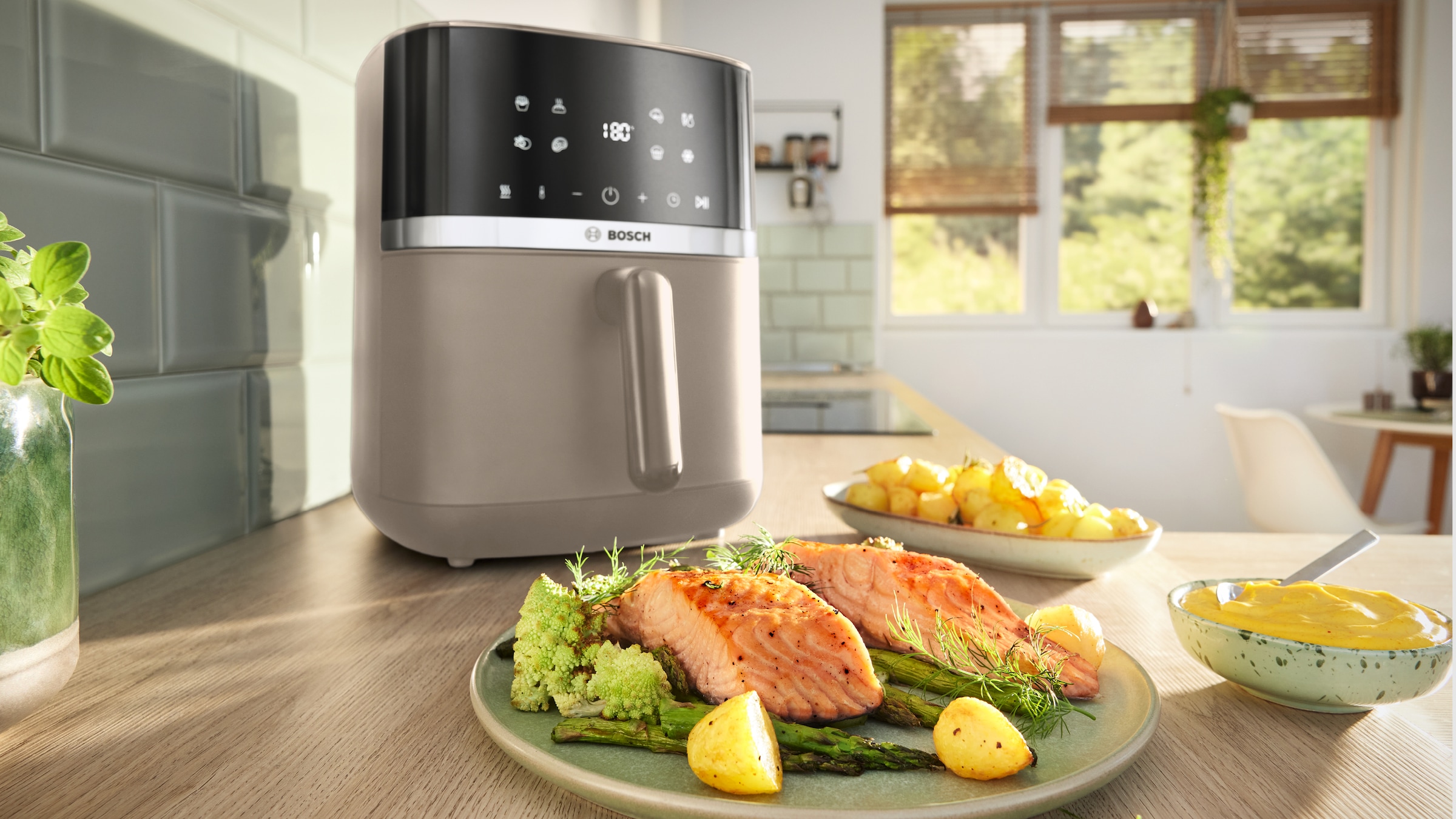 BOSCH Heißluftfritteuse »Air Fryer Serie 4, MAF462B0, 6,1l, 2 Heizelemente, 7 Programme« 2050 W Auftaufunktion, Korb/Gitter spülm.geeignet