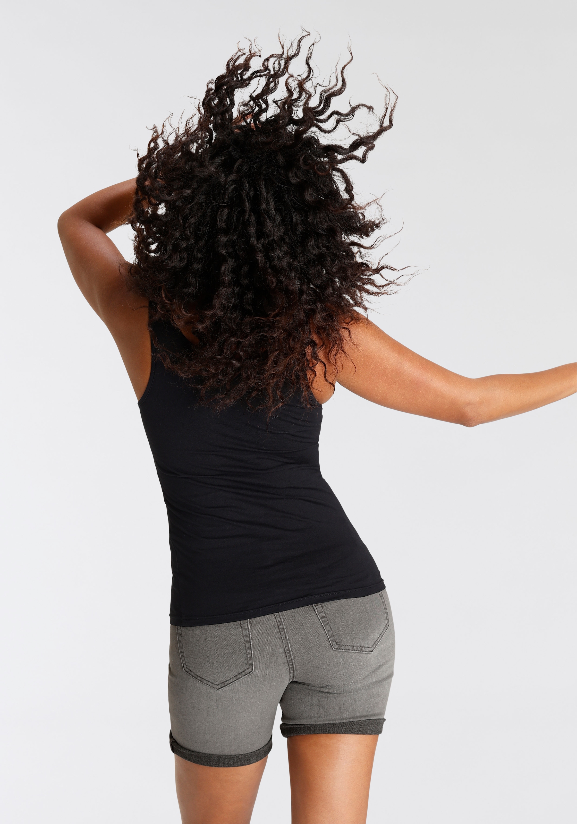 Arizona Jeansshorts »Ultra-Stretch«, extra eng geschnitten, krempelbare Beinabschlüsse