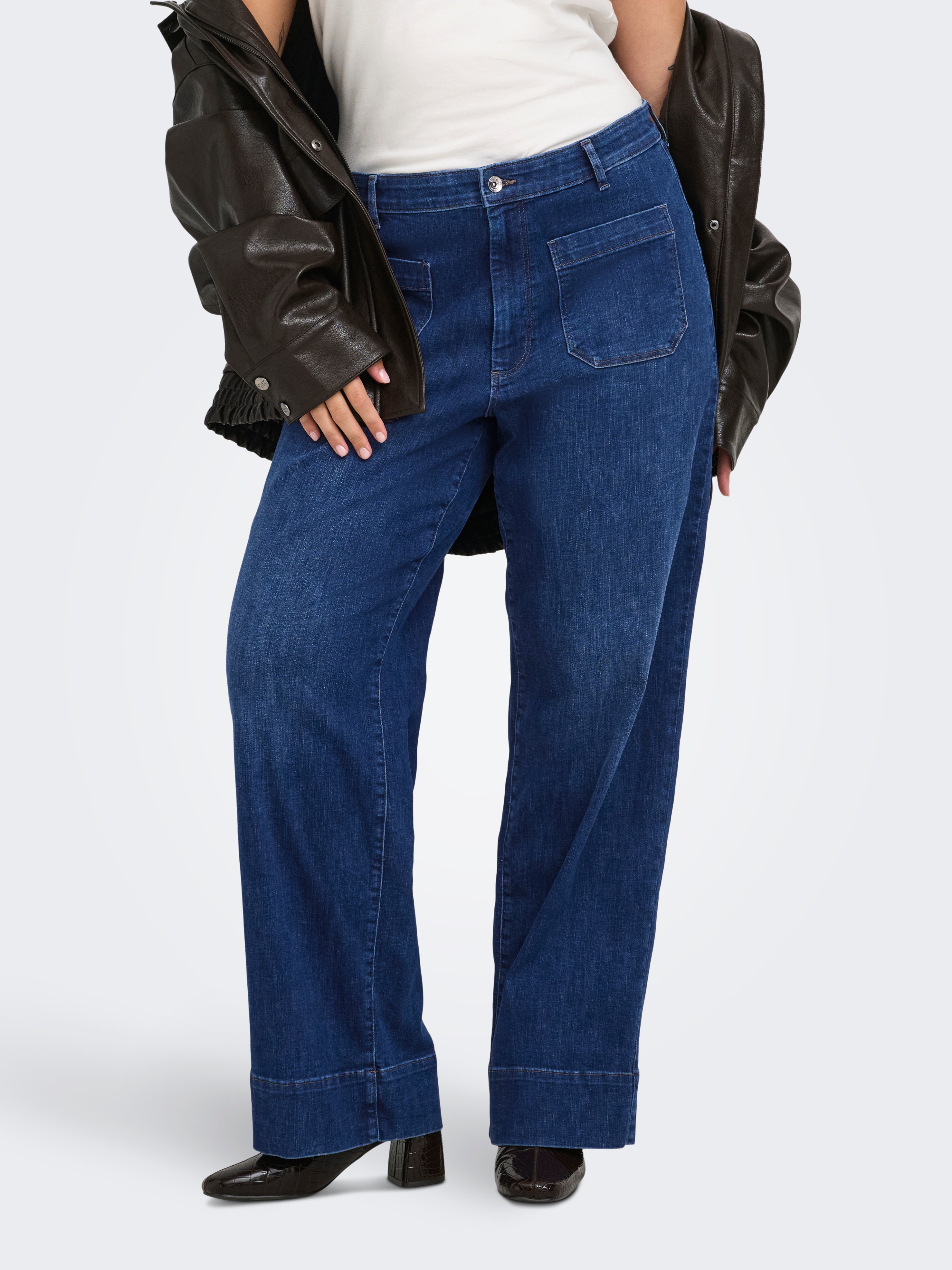 ONLY CARMAKOMA High-waist-Jeans "CARMADISON-WAUW HW POCKET WIDE BOX NOOS" Baumwollmischung, High Waist, sanft gewaschener dunkler Denim-Look