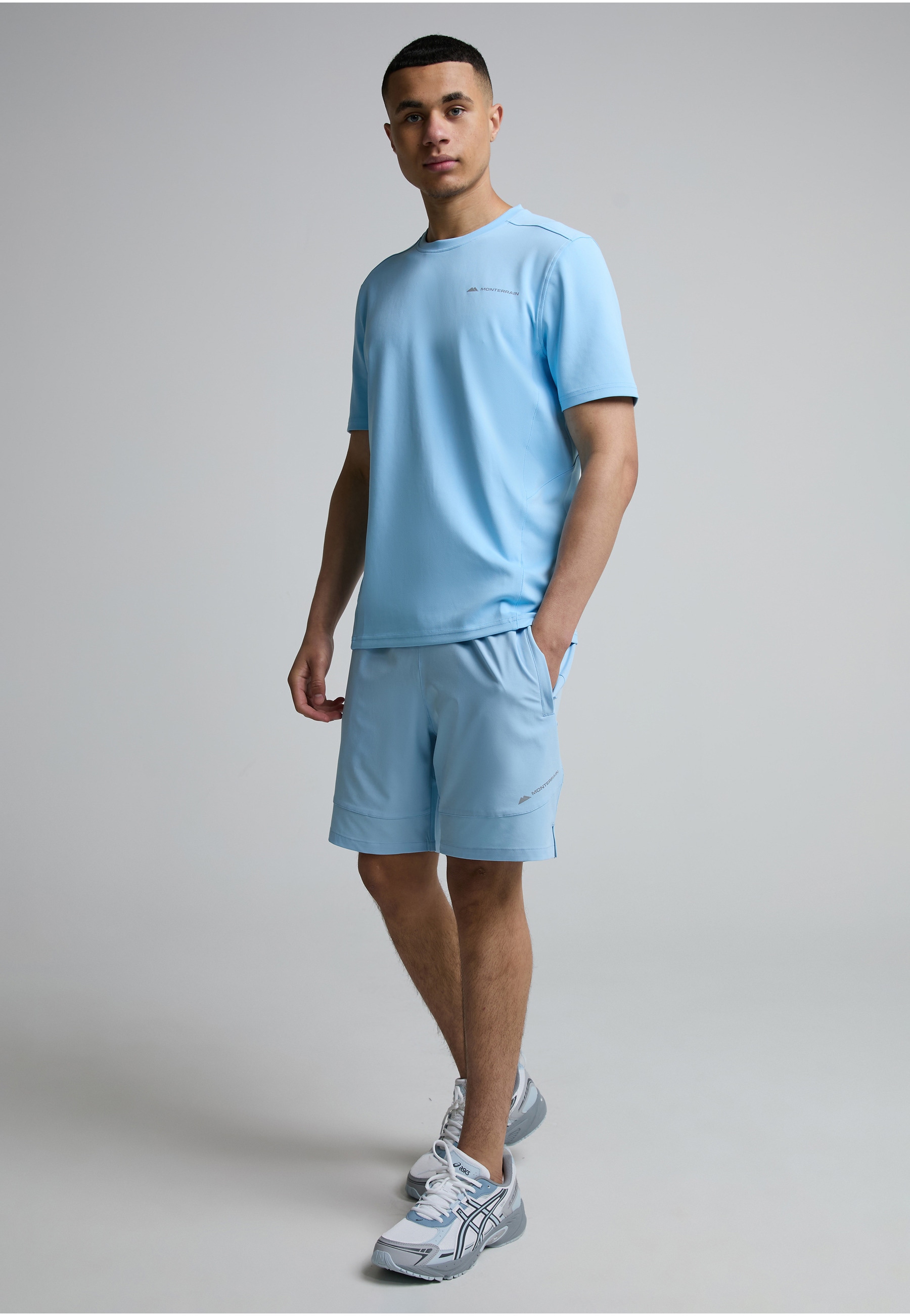 Monterrain Trainingsshorts »Monterrain FORM WOVEN RUNNING SHORT«