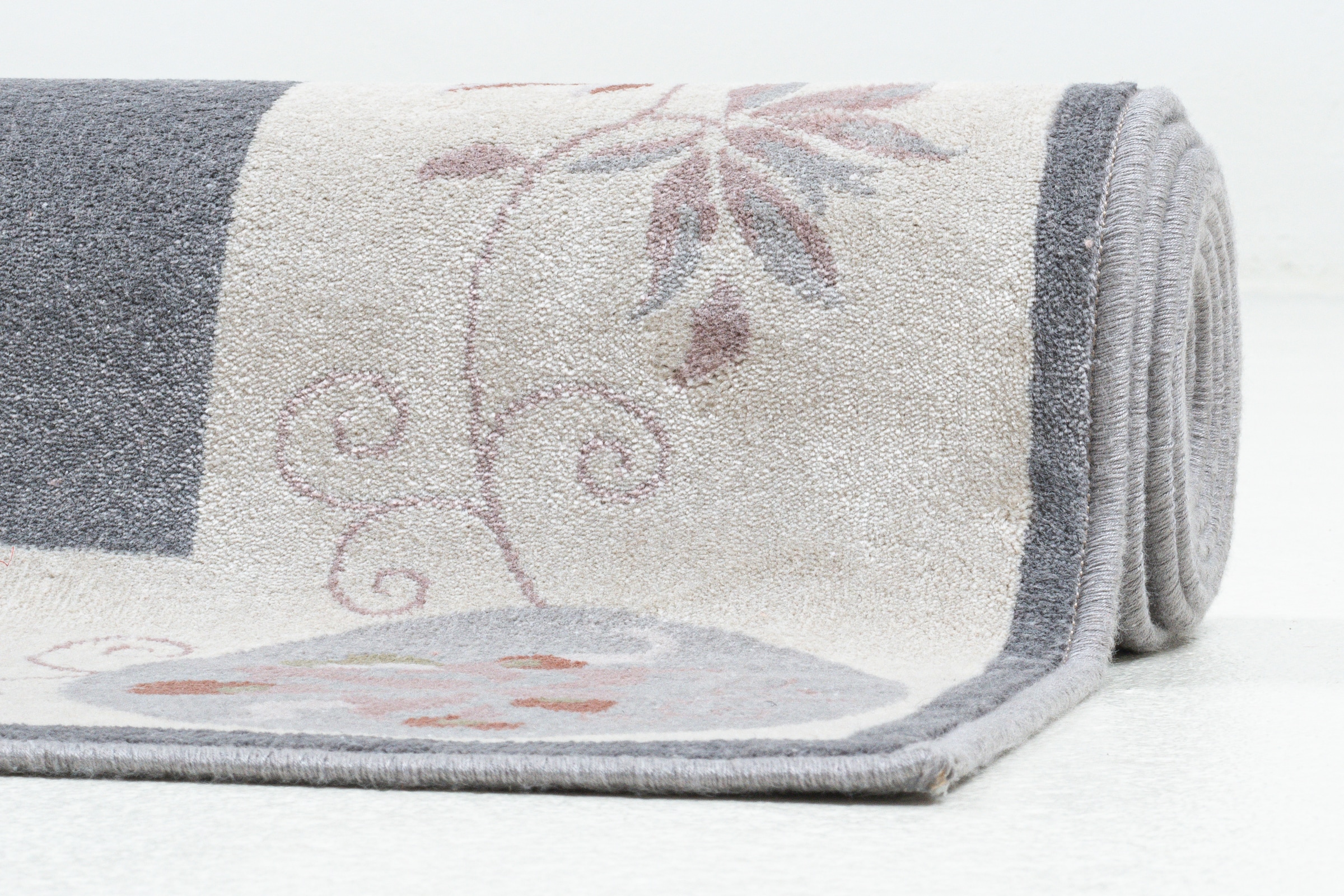 Gino Falcone Teppich »Cherina GF-130«, rechteckig, 8 mm Höhe, zartes Blüten Design, mit Bordüre, leichter Glanz, 100 % Viskose