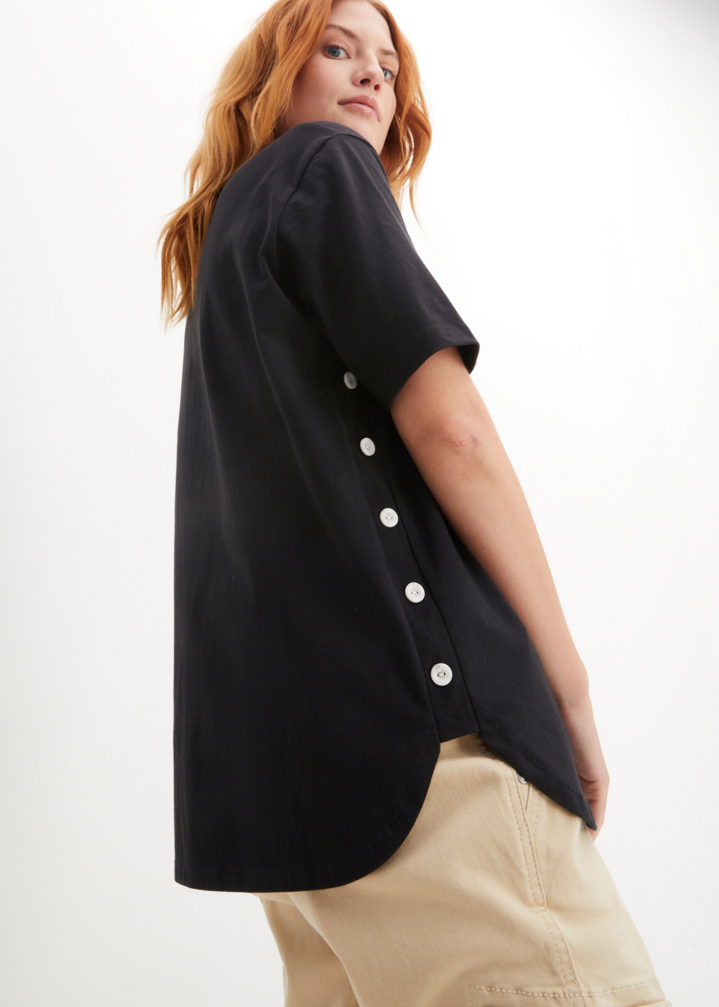 Thumbnail - bonprix T-Shirt Oversize-Passform, Halbarm, mit tollem Knopfdetail