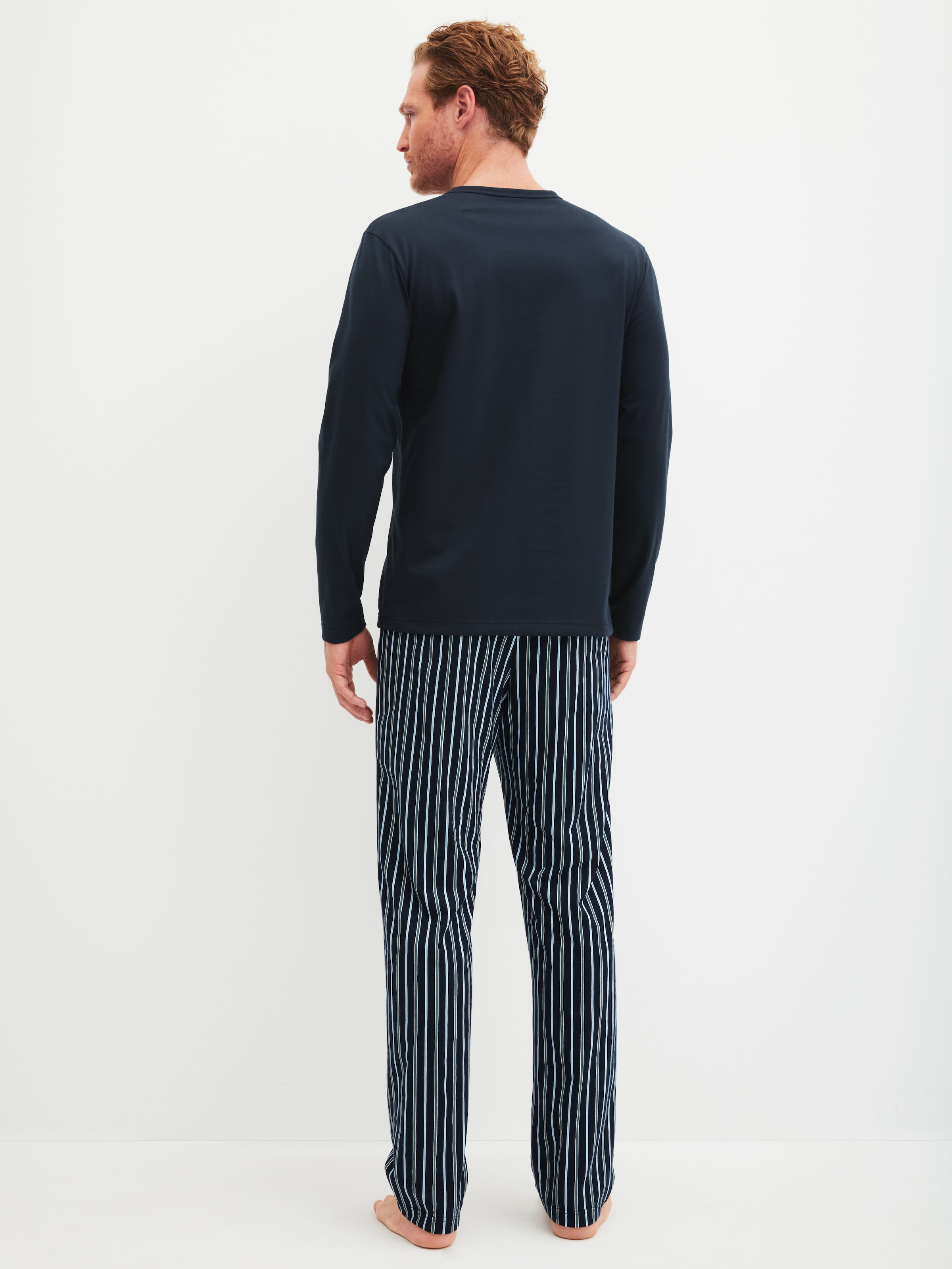 CALIDA Schlafanzug »Cotton Special«, (2 tlg.), Langarm, V-Ausschnitt, Comfort Fit, lange Hose
