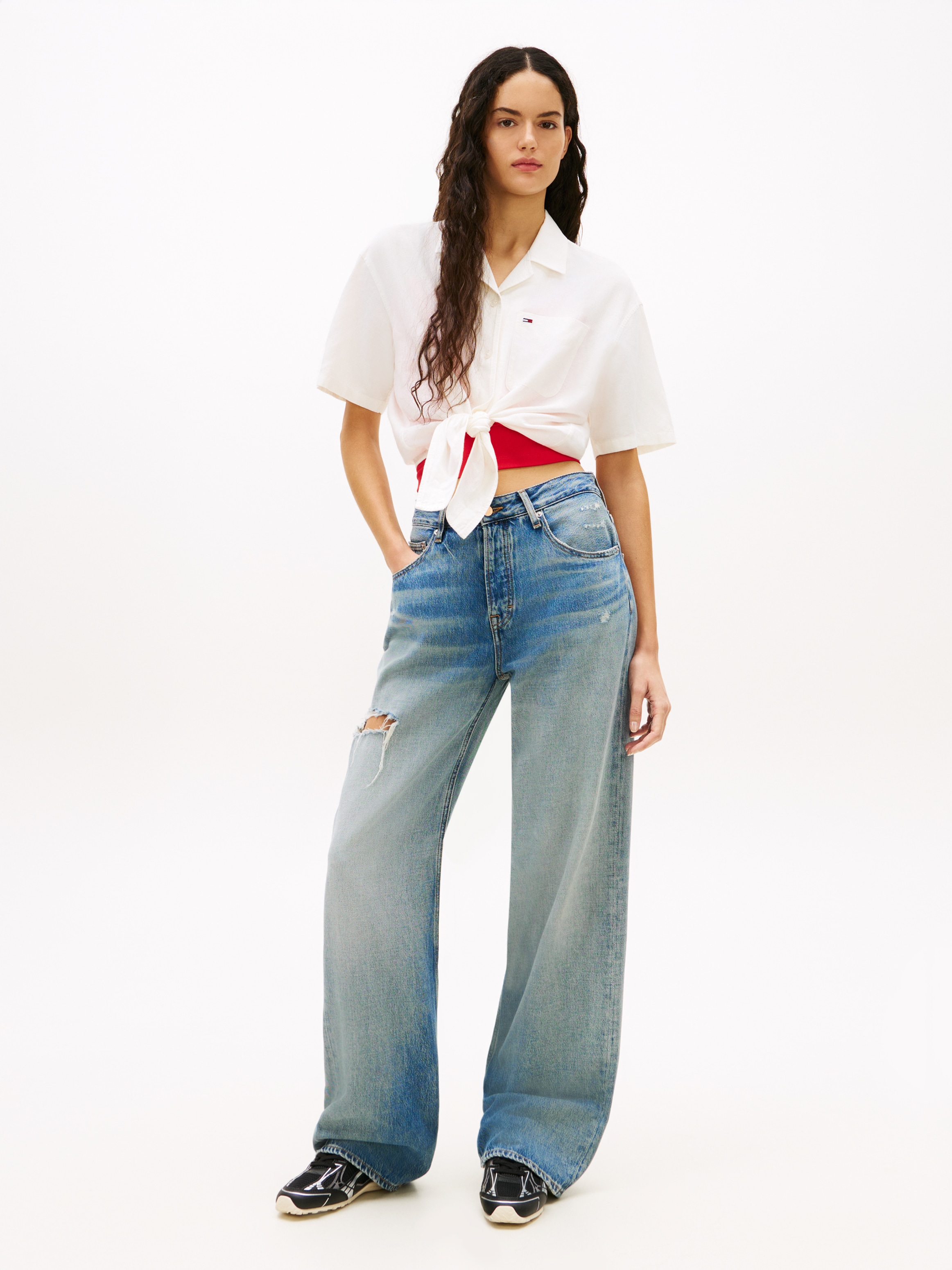 Tommy Jeans Kurzarmbluse »TJW TIE FRONT LINEN SHIRT« mit Knoten-Detail am Saum, Relaxed Fit