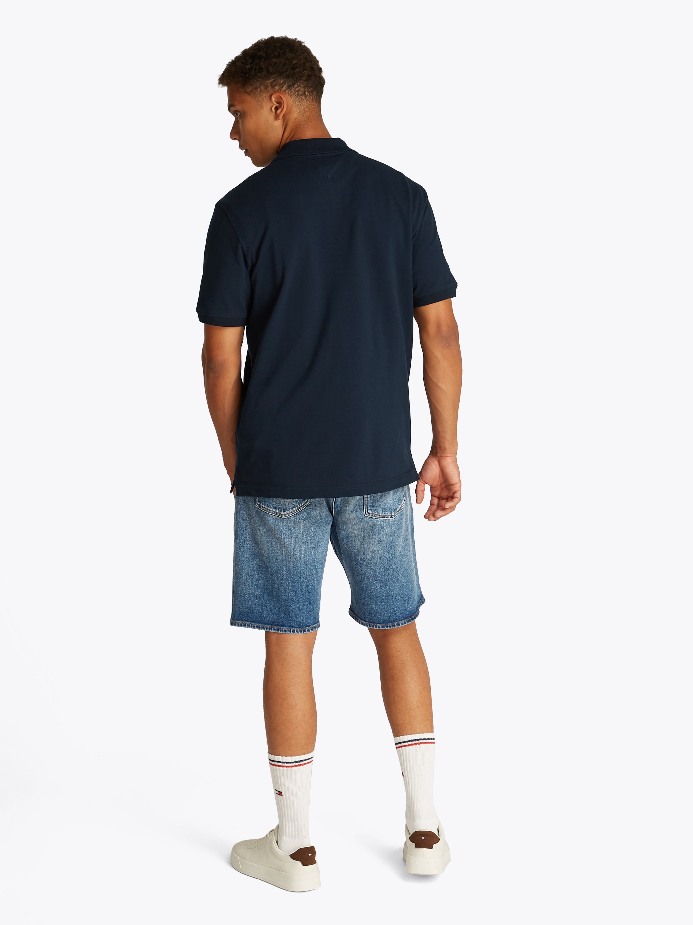 Tommy Jeans Poloshirt »TJM REG LINEAR POLO EXT«, Mit Rundhalsausschnitt