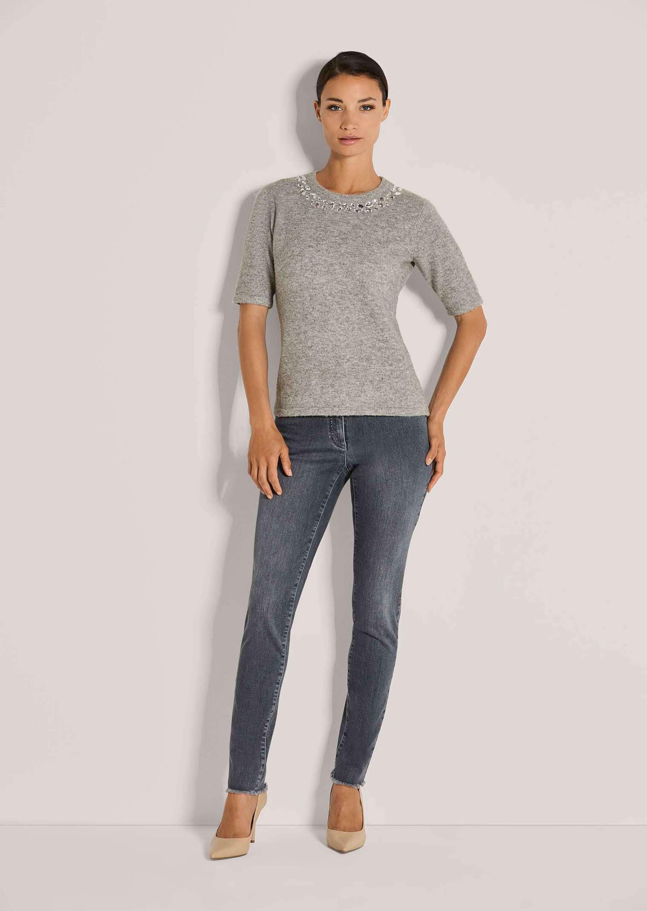 MADELEINE Longpullover »Strickpullover Eleganter Businesspullover mit Rundhals« Schmuckknöpfe