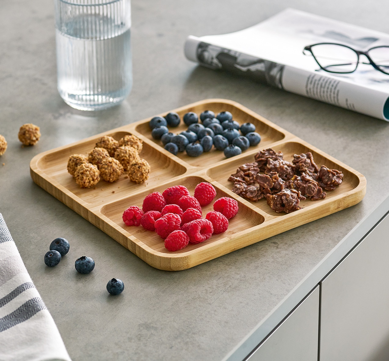 Zeller Present Snackschale »Snackteller, Bambus, 2er-Set« 2 aus Bambus ca. 25x25x1,8 cm
