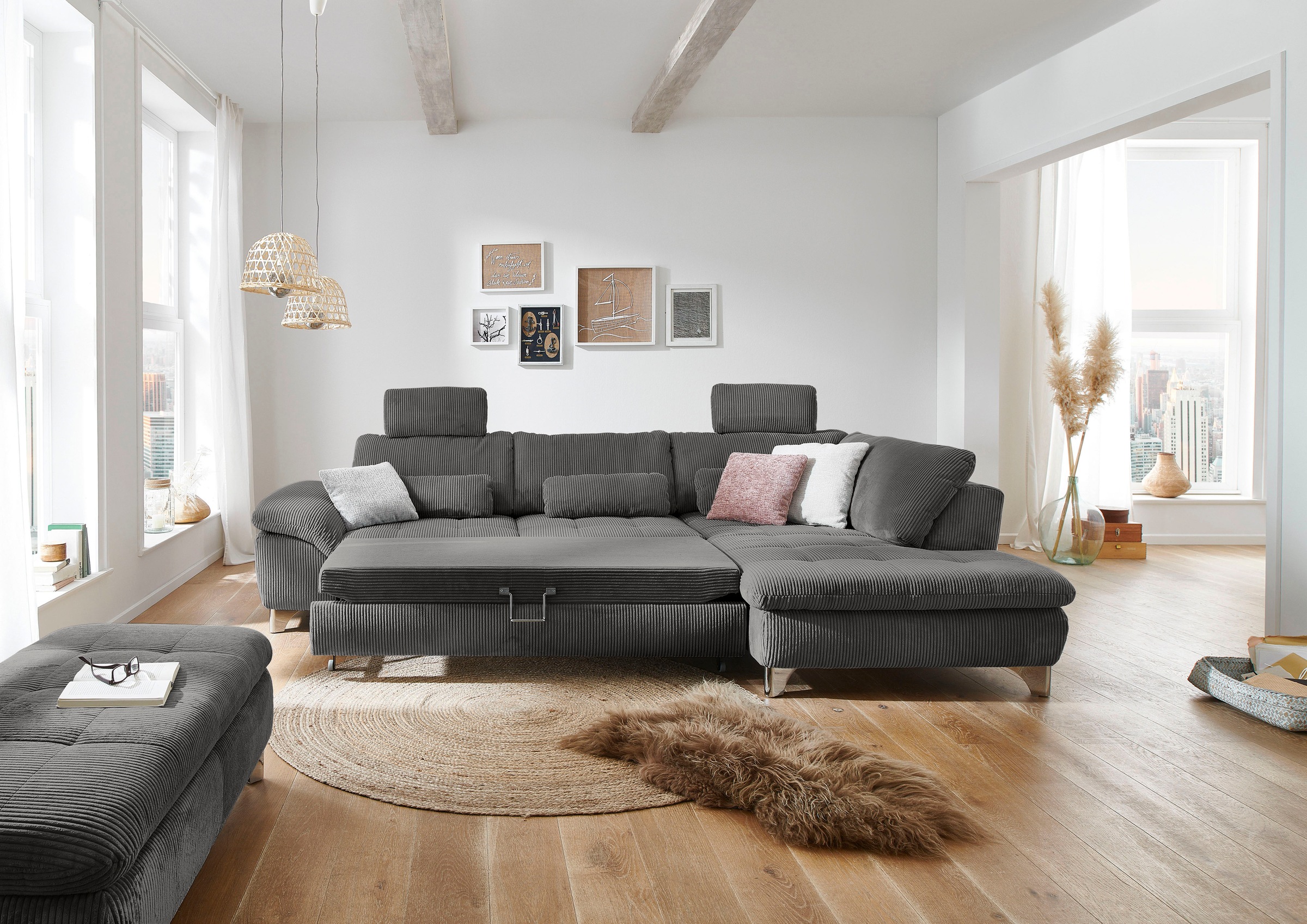 Die PlanBar Ecksofa »MP-IN14007 L-Form«, wahlweise mit Bettfunktion und verstellbaren Kopfstützen, in Cord
