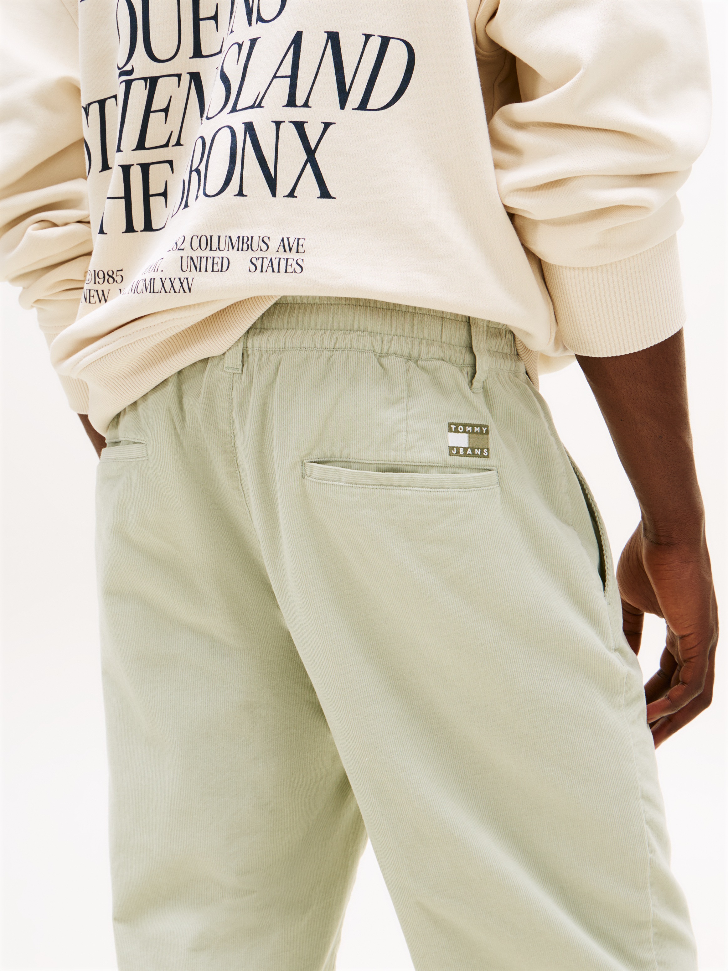 Tommy Jeans Stoffhose »TJM ISAAC LIGHT CORD PANTS«, Mit Gürtelschlaufen