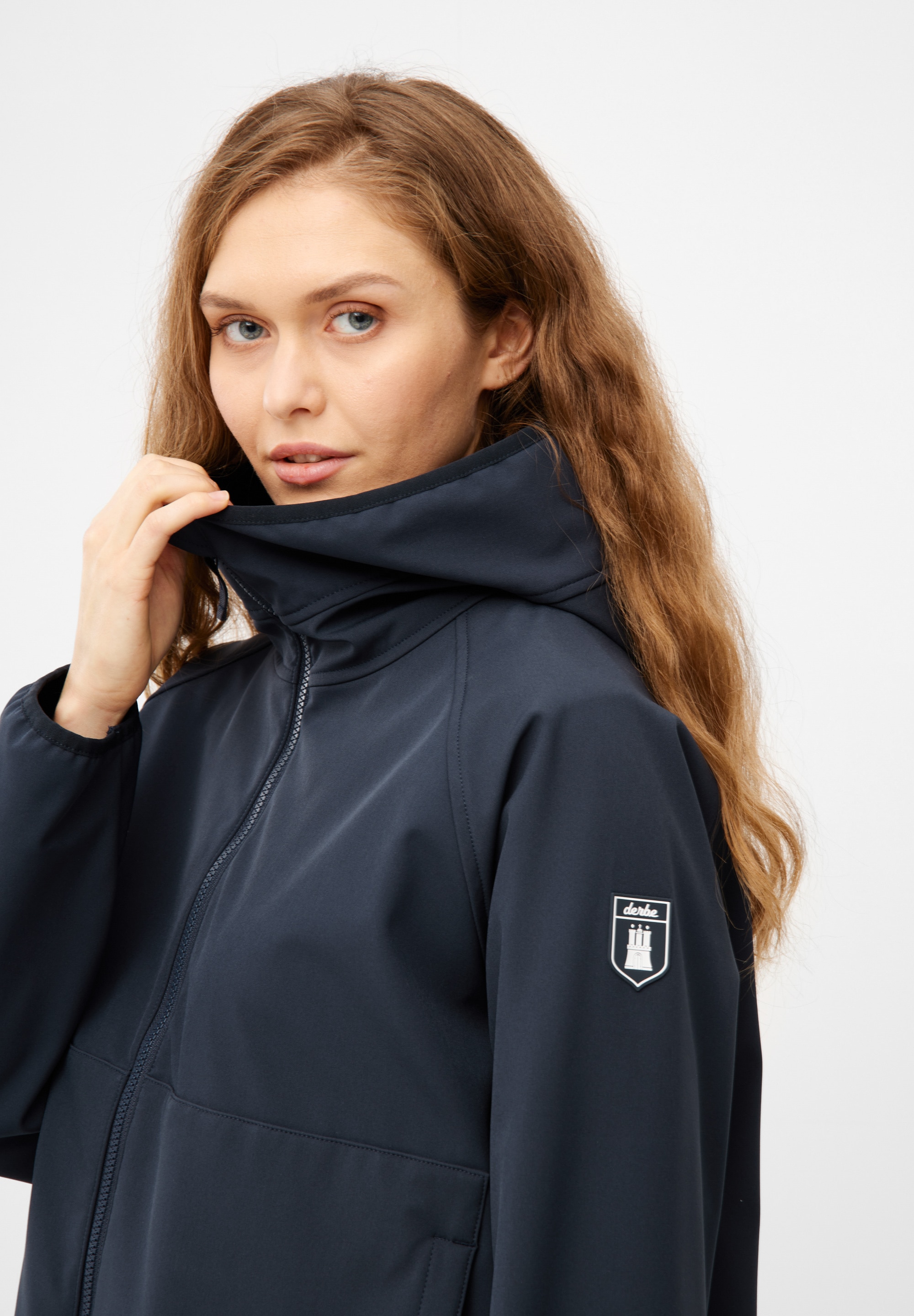 Derbe Softshelljacke »Peutby«, mit Kapuze, wasserabweisend, winddicht, Kapuze