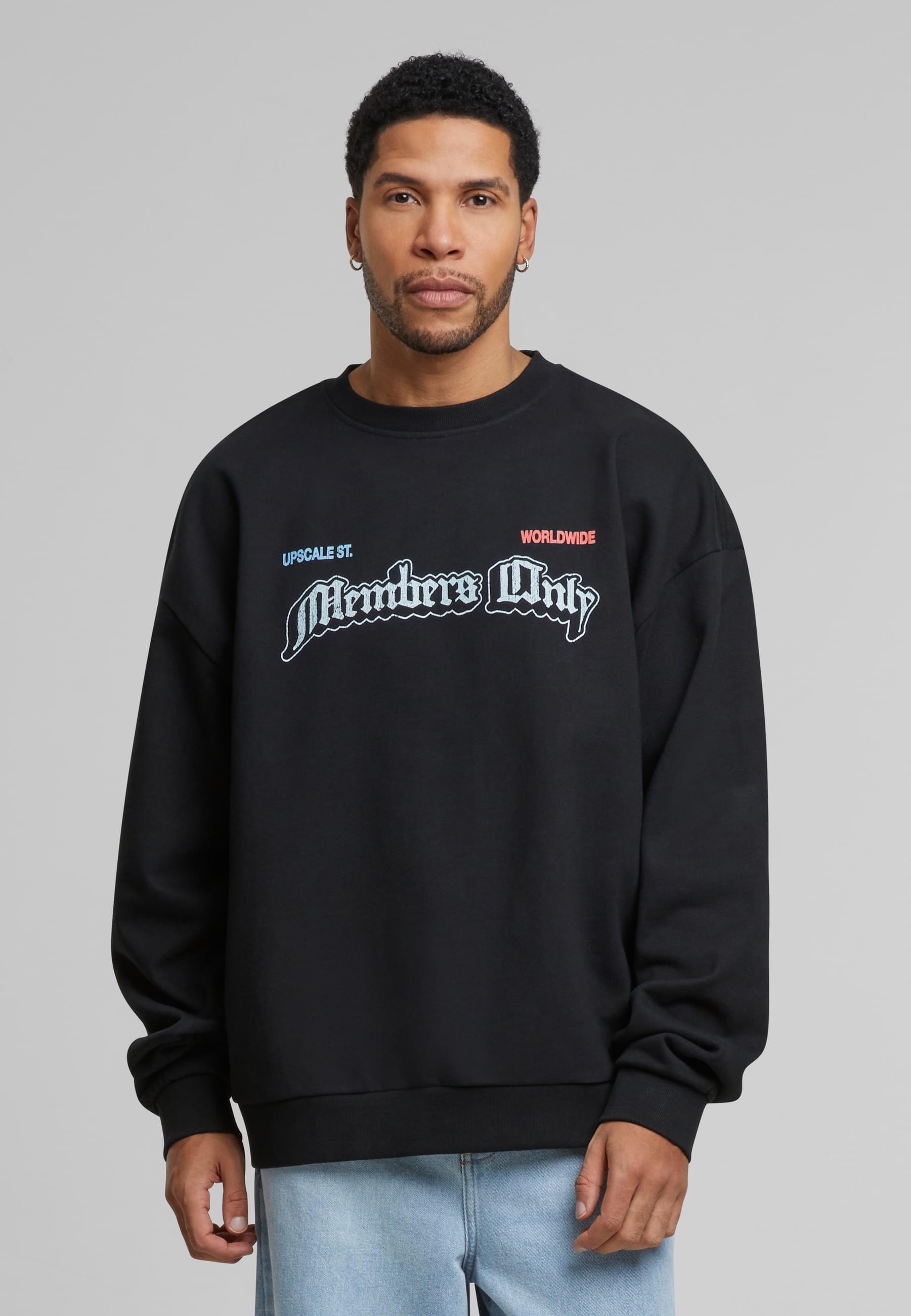 Upscale by Mister Tee Rundhalspullover »Upscale by Mister Tee Only Members Oversize Crewneck«, (1 tlg.)