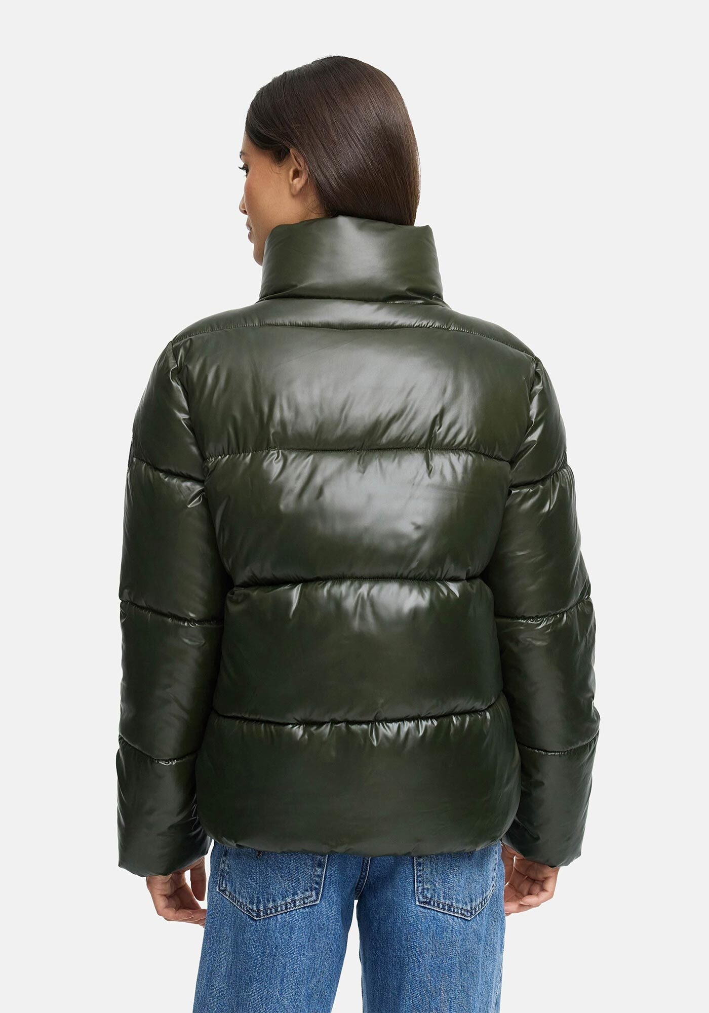 Marikoo Winterjacke »Hazalee«, mit leicht gläzendem Obermaterial und hohem Kragen