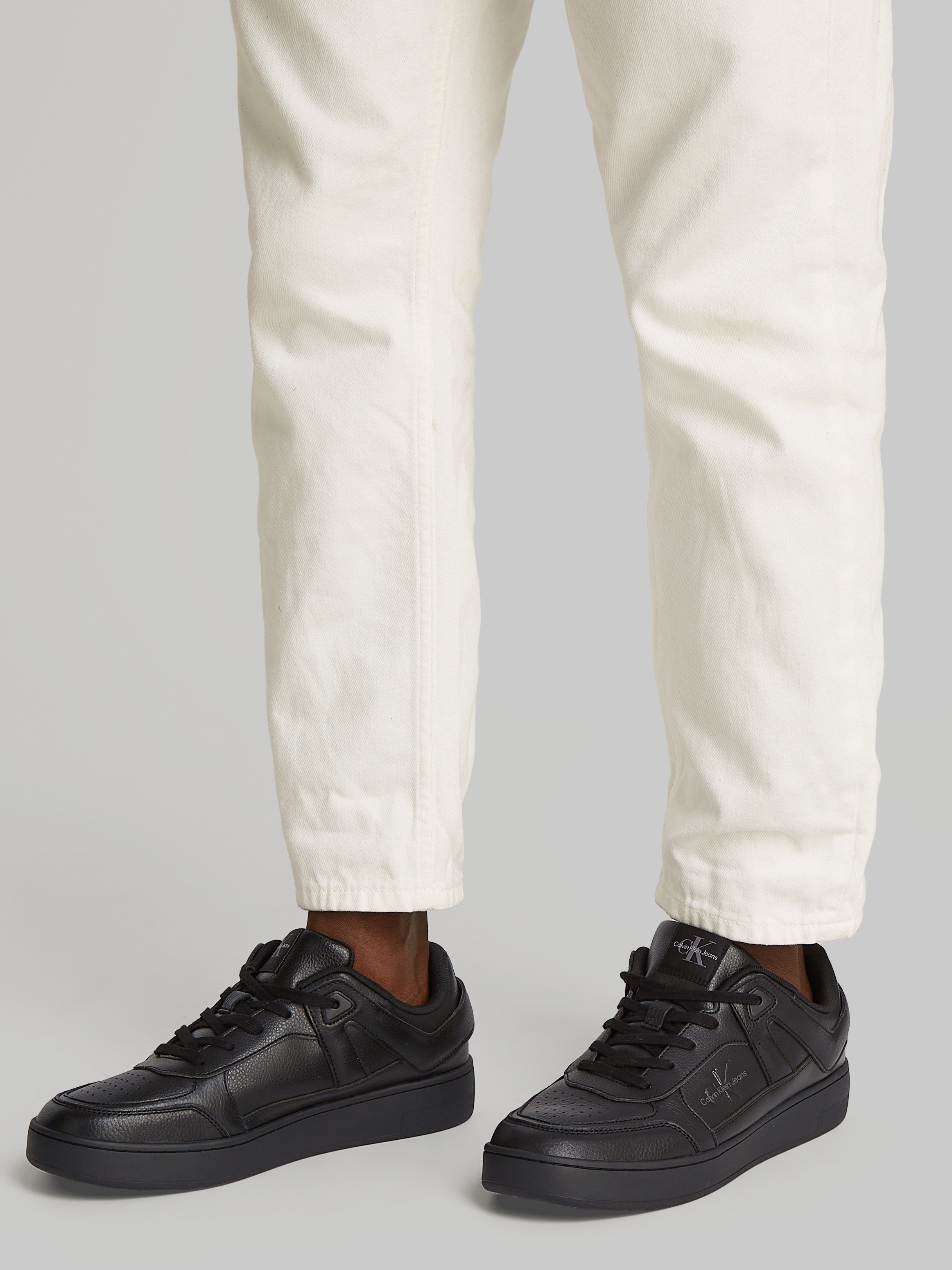 Calvin Klein Jeans Sneaker »BASKET CUP LOW LACEUP TUMBLED«, Schnürschuh, Freizeitschuh, Basket-Halbschuh mit seitlichem Logo