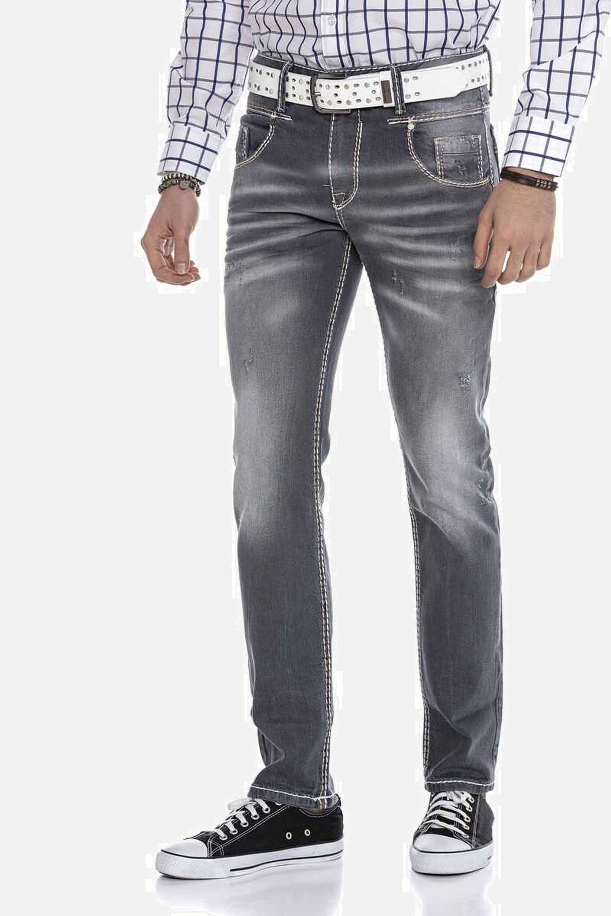Cipo & Baxx 5-Pocket-Jeans »Jeans«, in modernem Straight Fit-Schnitt, CD668