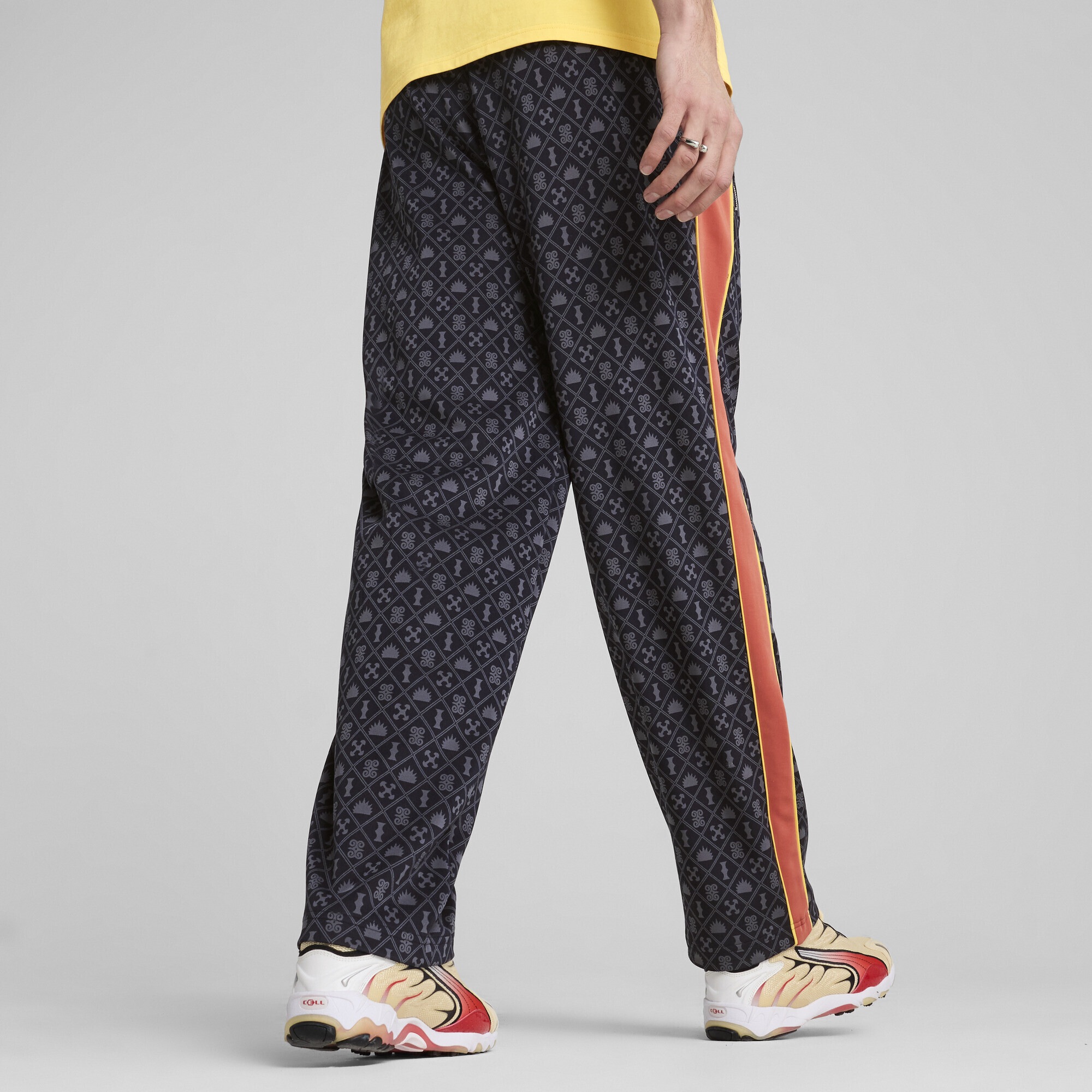 PUMA Sporthose »Road To Unity Graphic Relaxed Trainingshose Herren«