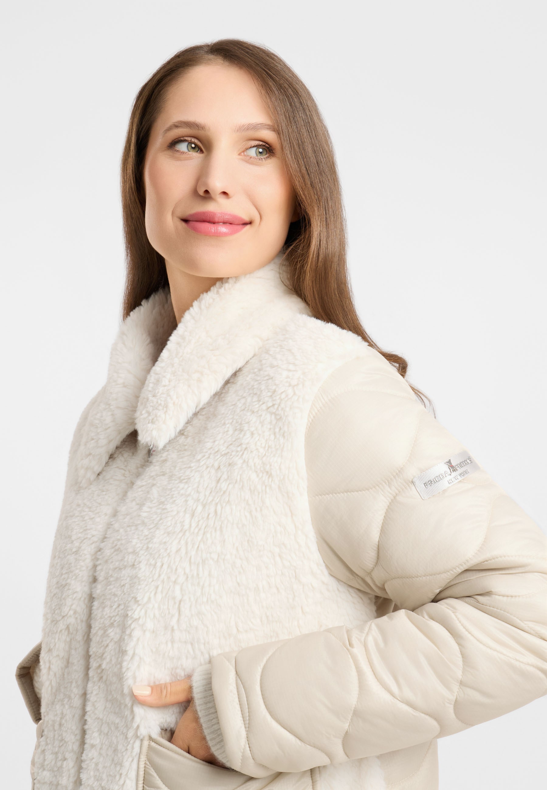 Frieda & Freddies Winterjacke »Frieda & Freddies Teddyjacke im Materialmix mit Wellensteppung«