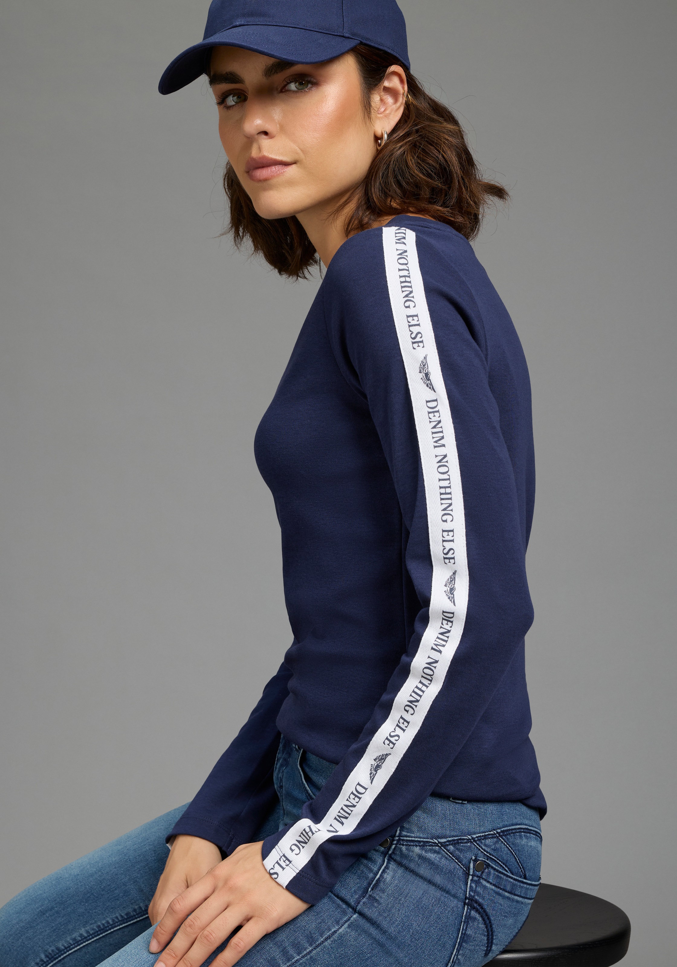 Arizona Langarmshirt langärmelig, figurbetont, unifarben mit Farbeinsätzen