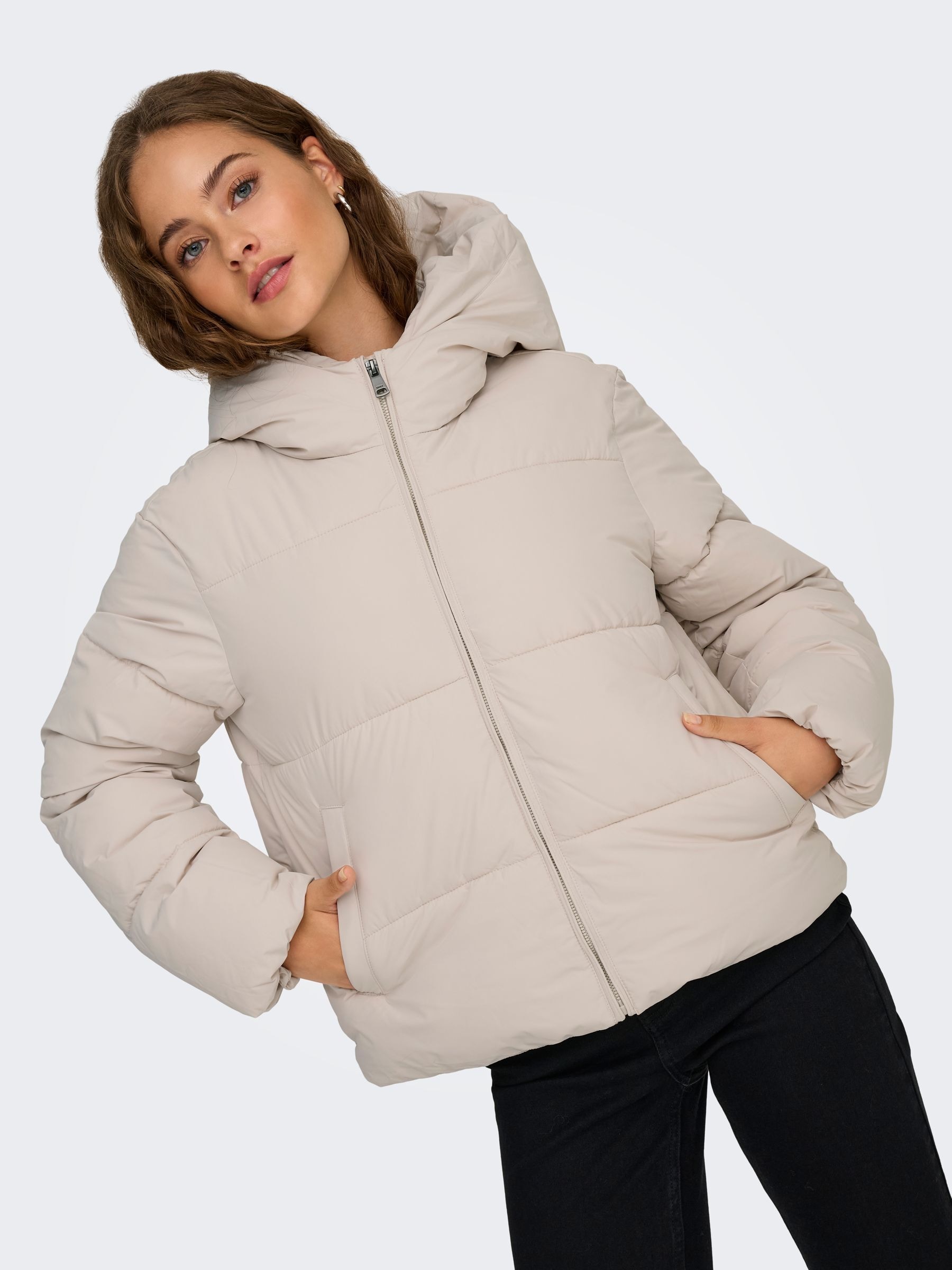 ONLY Steppjacke »ONLJUTA SHORT PUFFER OTW NOOS« mit Kapuze Kunstfaser