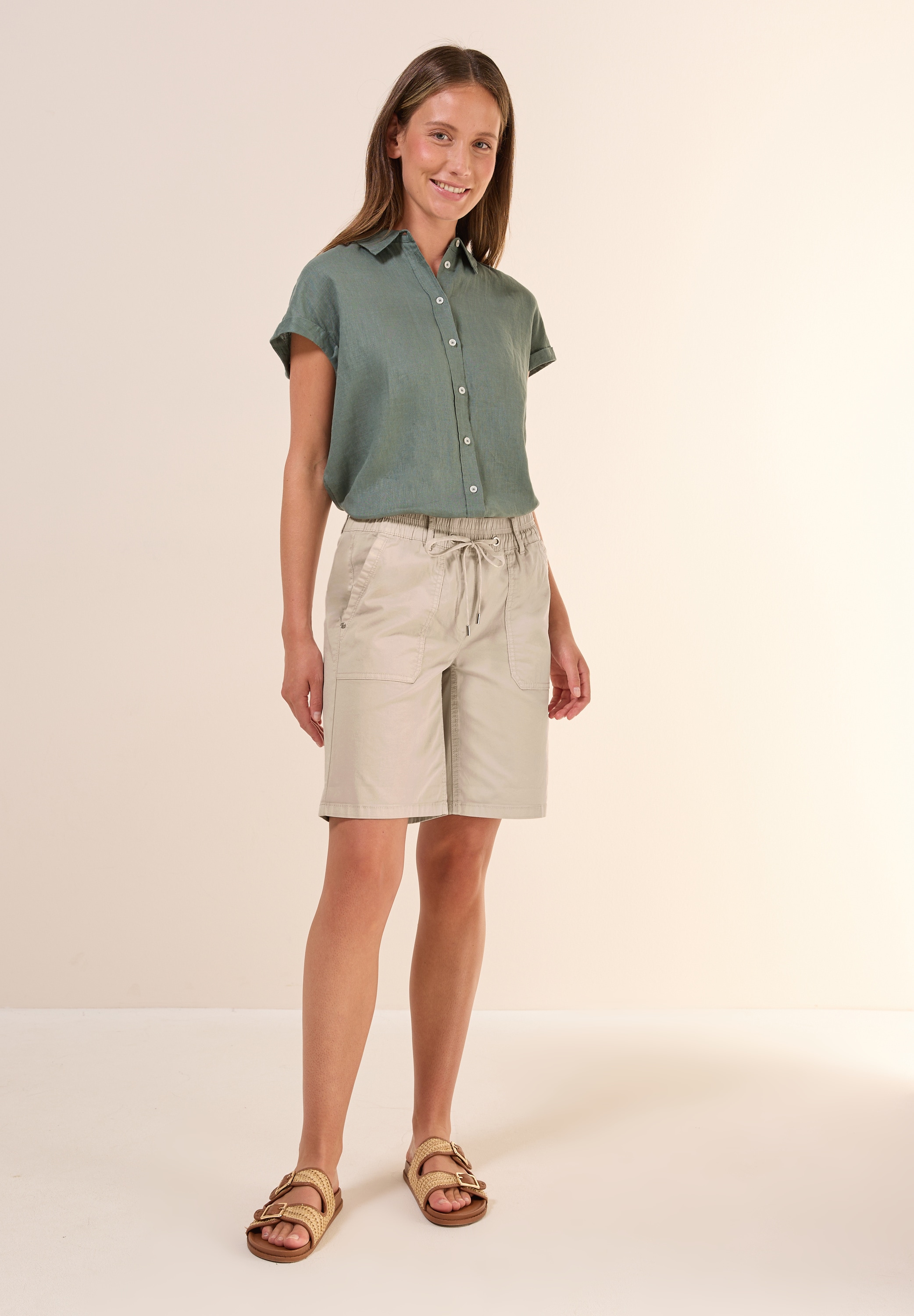 Cecil Shorts, Middle Waist