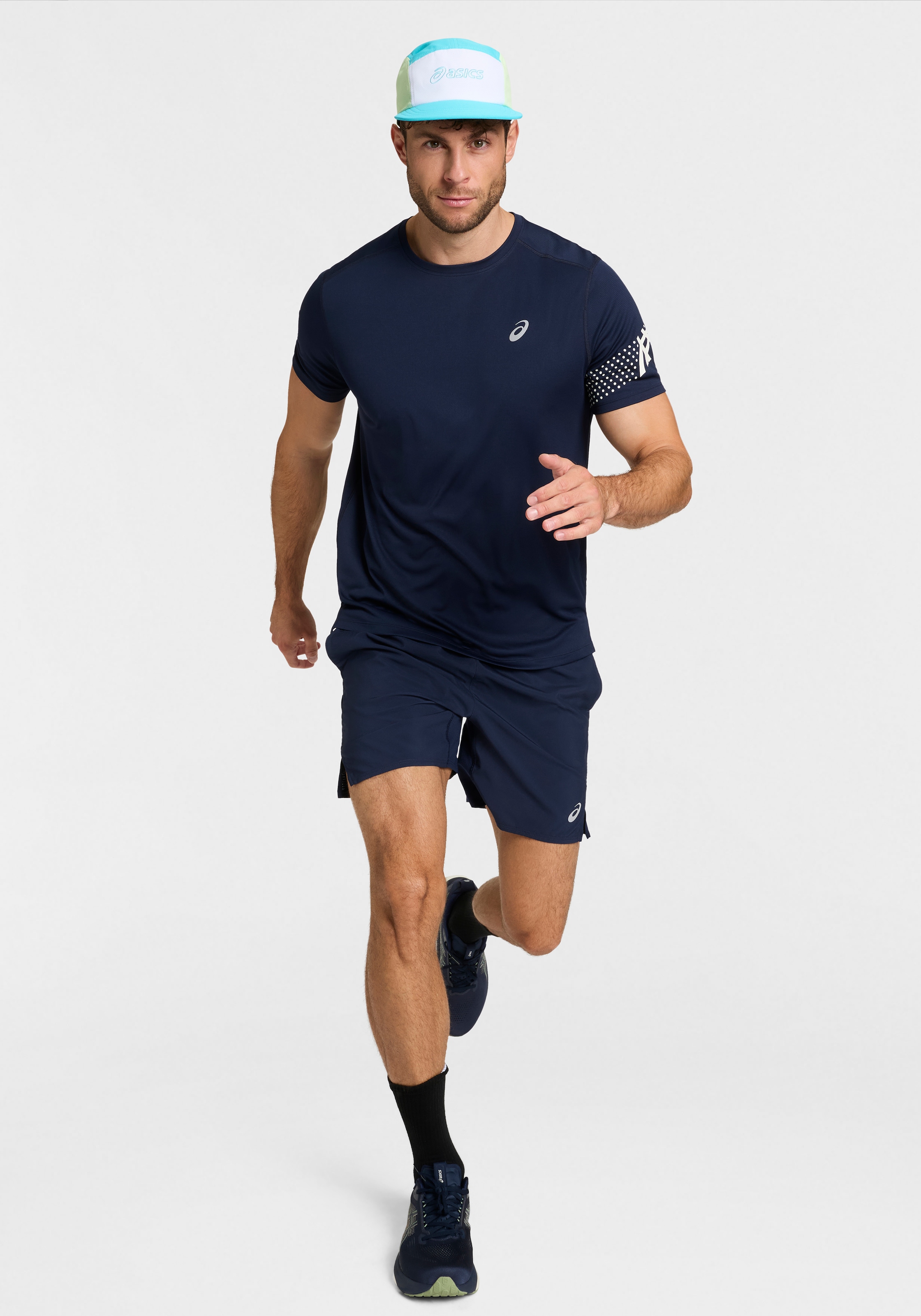 Asics Laufshorts »ASICS CORE 7IN SHORT«  Schnelltrocknend, Atmungsaktiv, Reflektierend