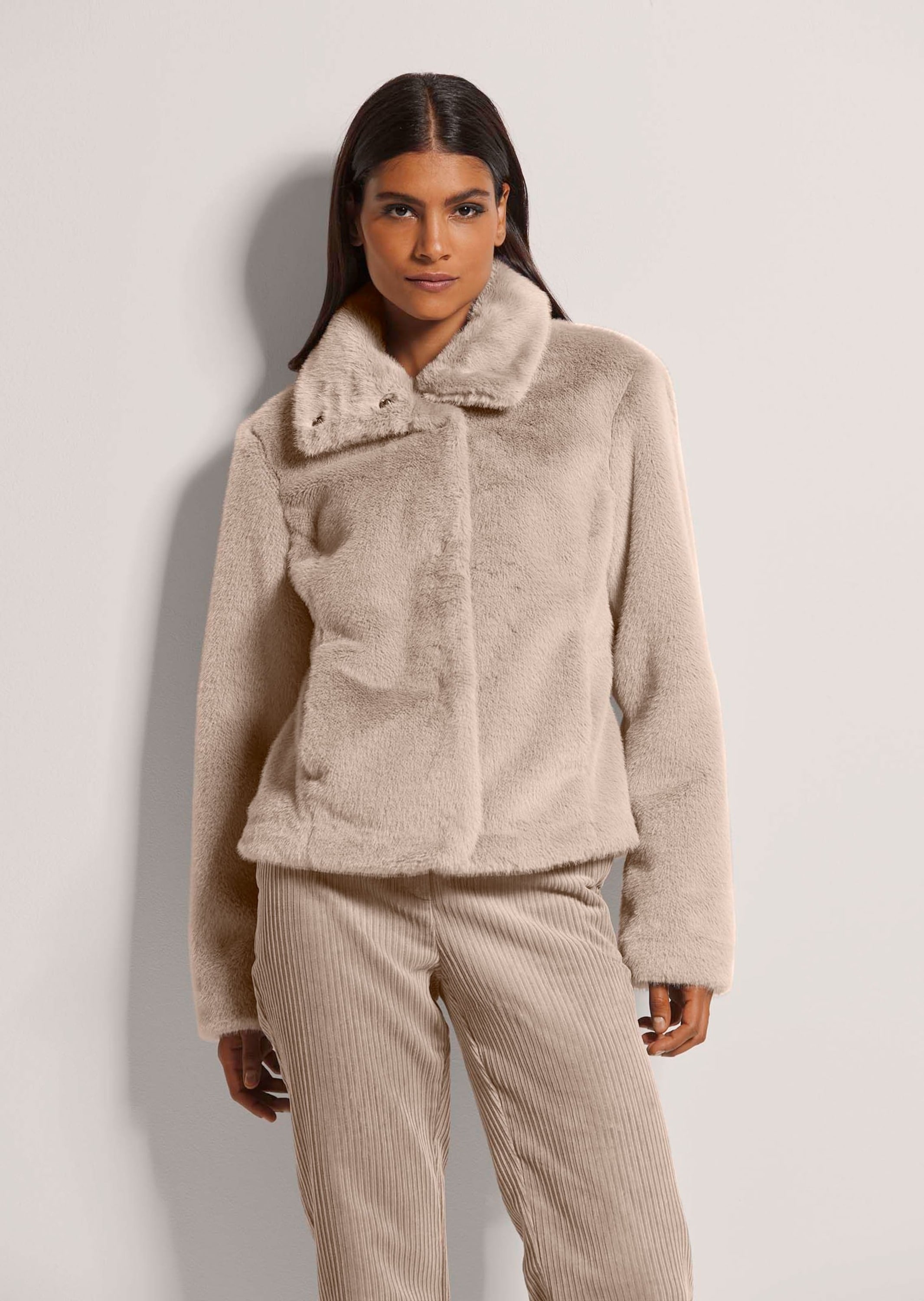 MADELEINE Kurzjacke »Jacke Webpelz-Kurzjacke mit Stehkragen«