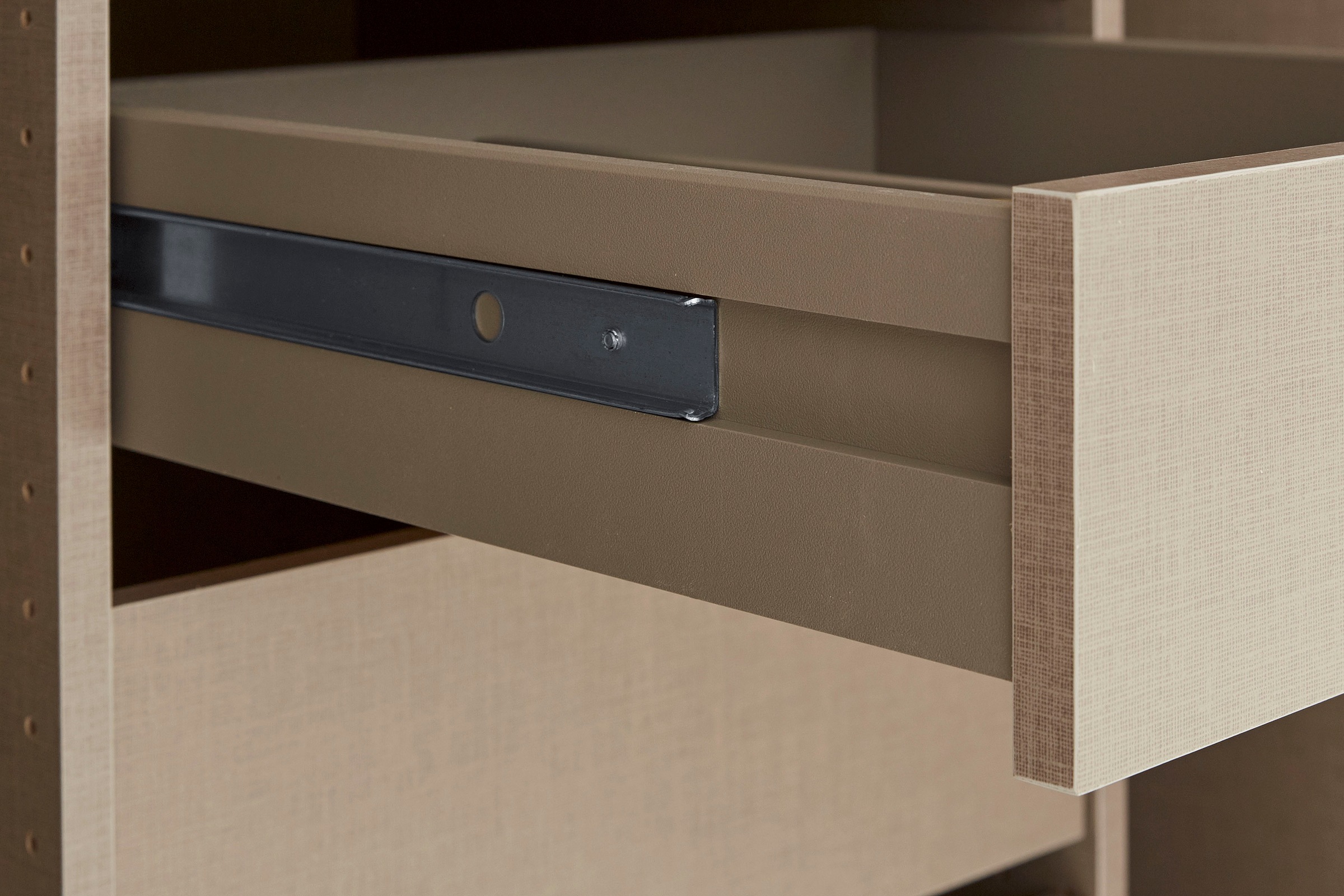 rauch Drehtürenschrank »Kleiderschrank Schrank Garderobe TOPSELLER OTELI inkl. Inneneinteilung«, (erhältlich in Breiten 91-360 cm, ab Breite 136cm inkl. Innenschubladen), mit zusätzlichen Einlegeböden, optional mit Spiegel MADE IN GERMANY