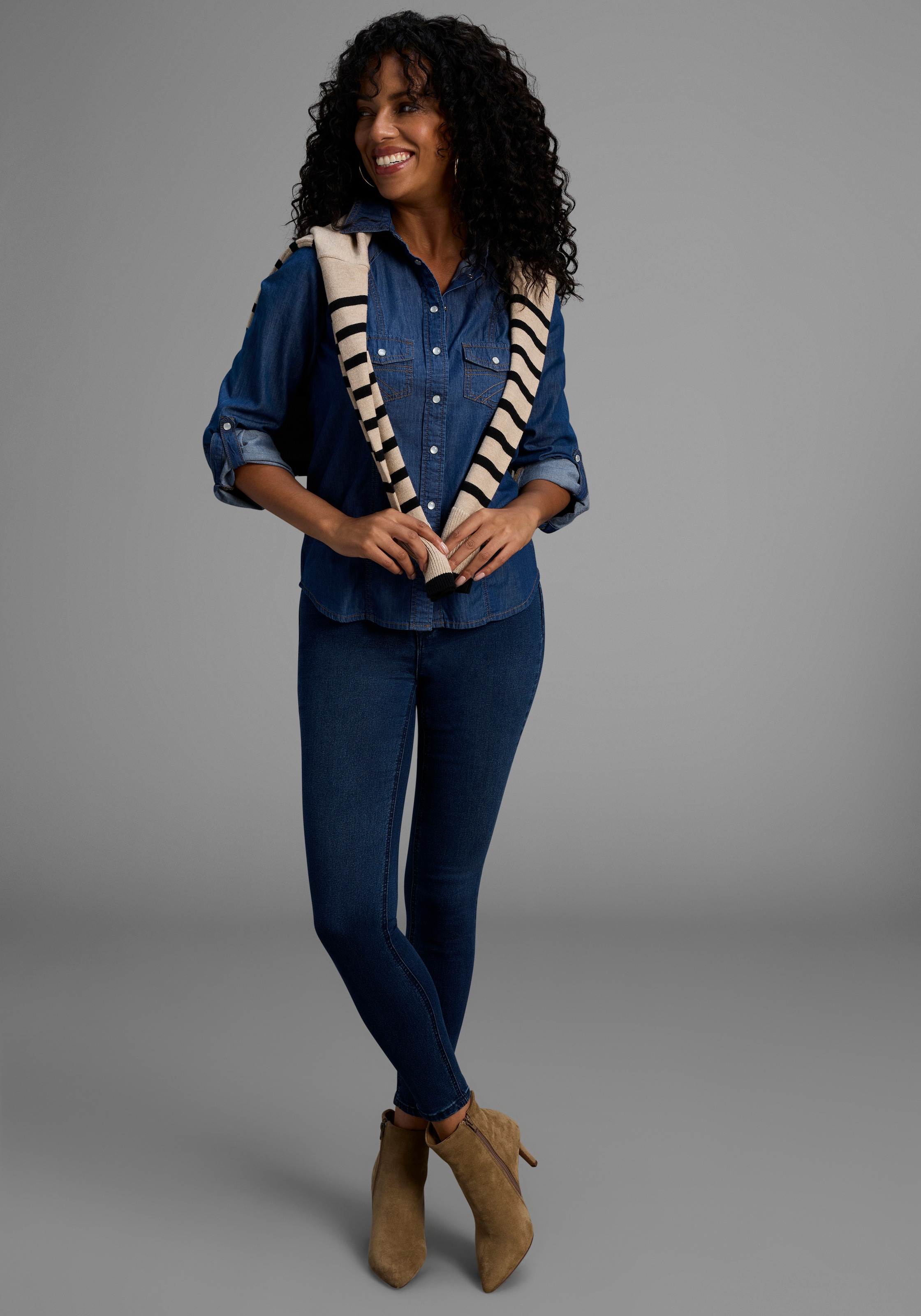 Skinny-fit-Jeans ARIZONA "Ultra Stretch", Damen, Gr. 52, N-Gr, blau (dunkelblau us), Jeans, Obermaterial: 63% Baumwolle, 32% Polyester, 5% Elasthan, skinny fit knöchellang, Jeans, extra-eng geschnittene Beinform, modische Used-Waschung, Topseller 2