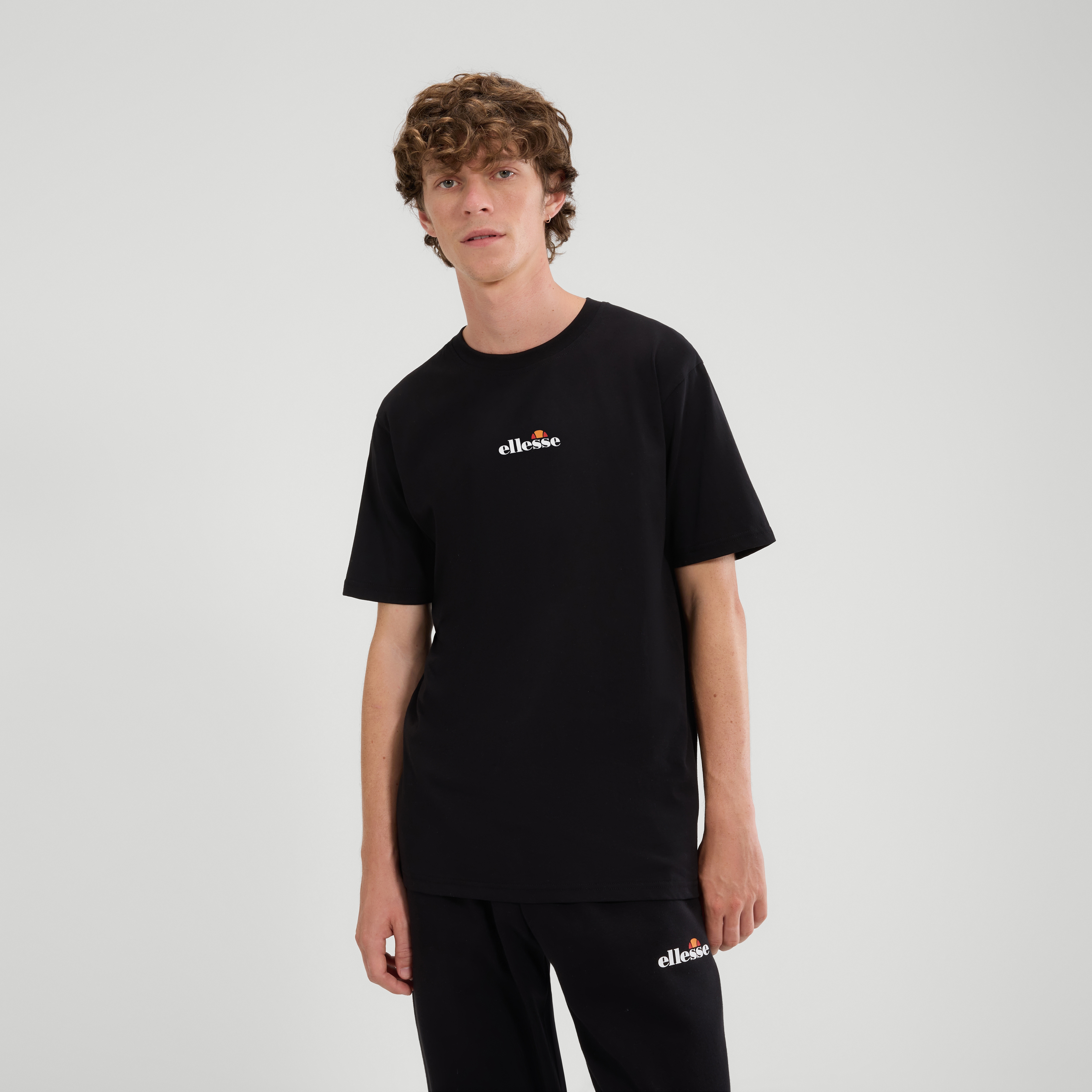 Ellesse T-Shirt "Ollio 2 Tee" sportlicher Stil, mit Rundhalsausschnitt, Kurzarm-Design