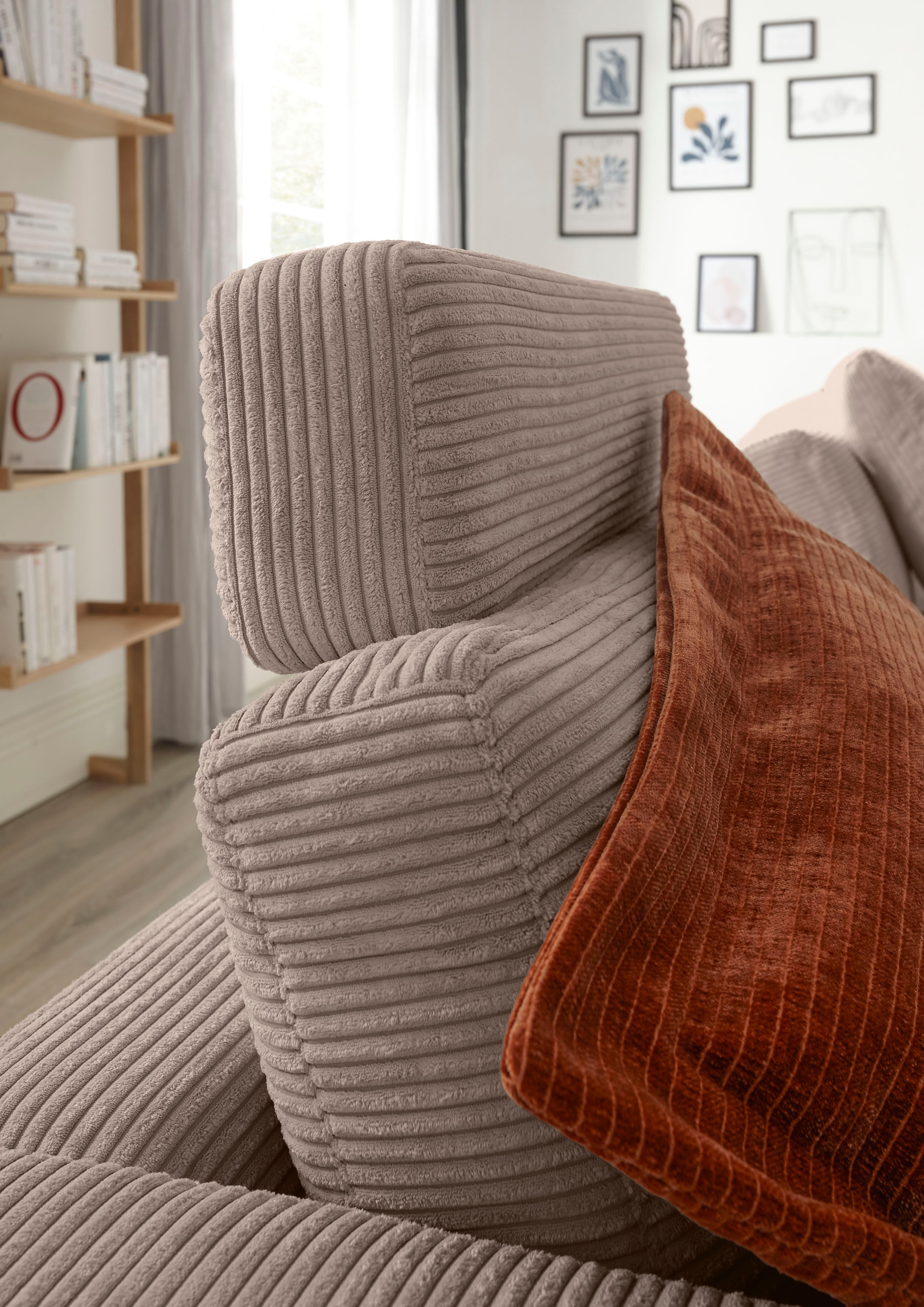 GALLERY M branded by Musterring Wohnlandschaft Lucia U-Form, Verschiedene Farben, Cord-Bezug, inkl.  Rückenkissen
