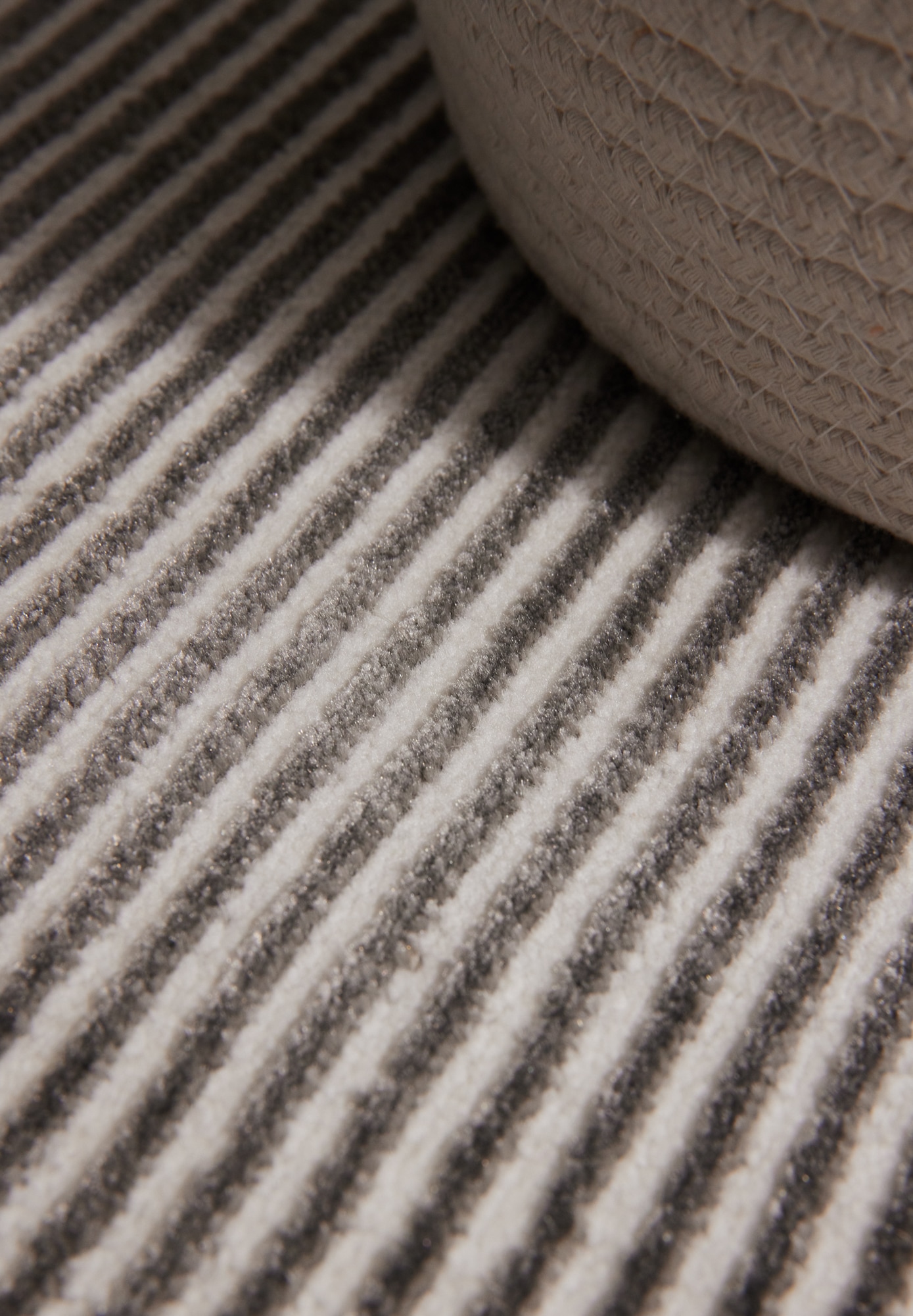 ELLE DECORATION Teppich »Dolomite«, rechteckig, 9 mm Höhe, Wohnzimmer, Schlafzimmer, Läufer, Hoch-Tief Effekt, Flur, Glanz
