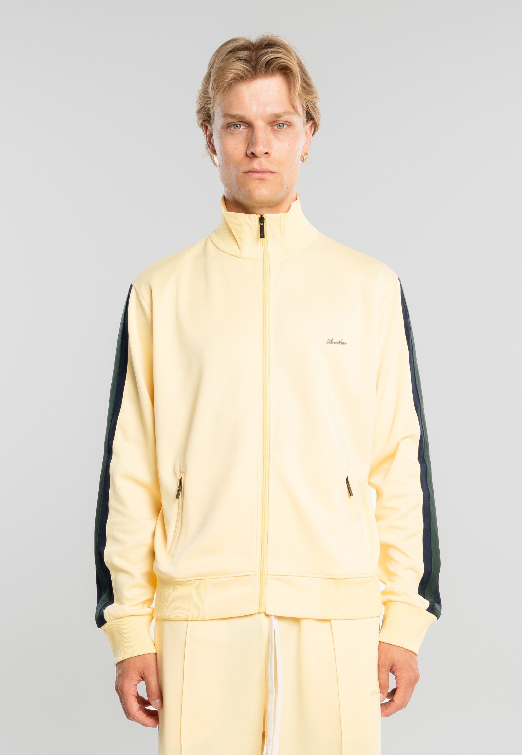 Another Cotton Lab Outdoorjacke »Another Cotton Lab Everyday Regular Track Jacket« 1 Stk. tlg. ohne Kapuze