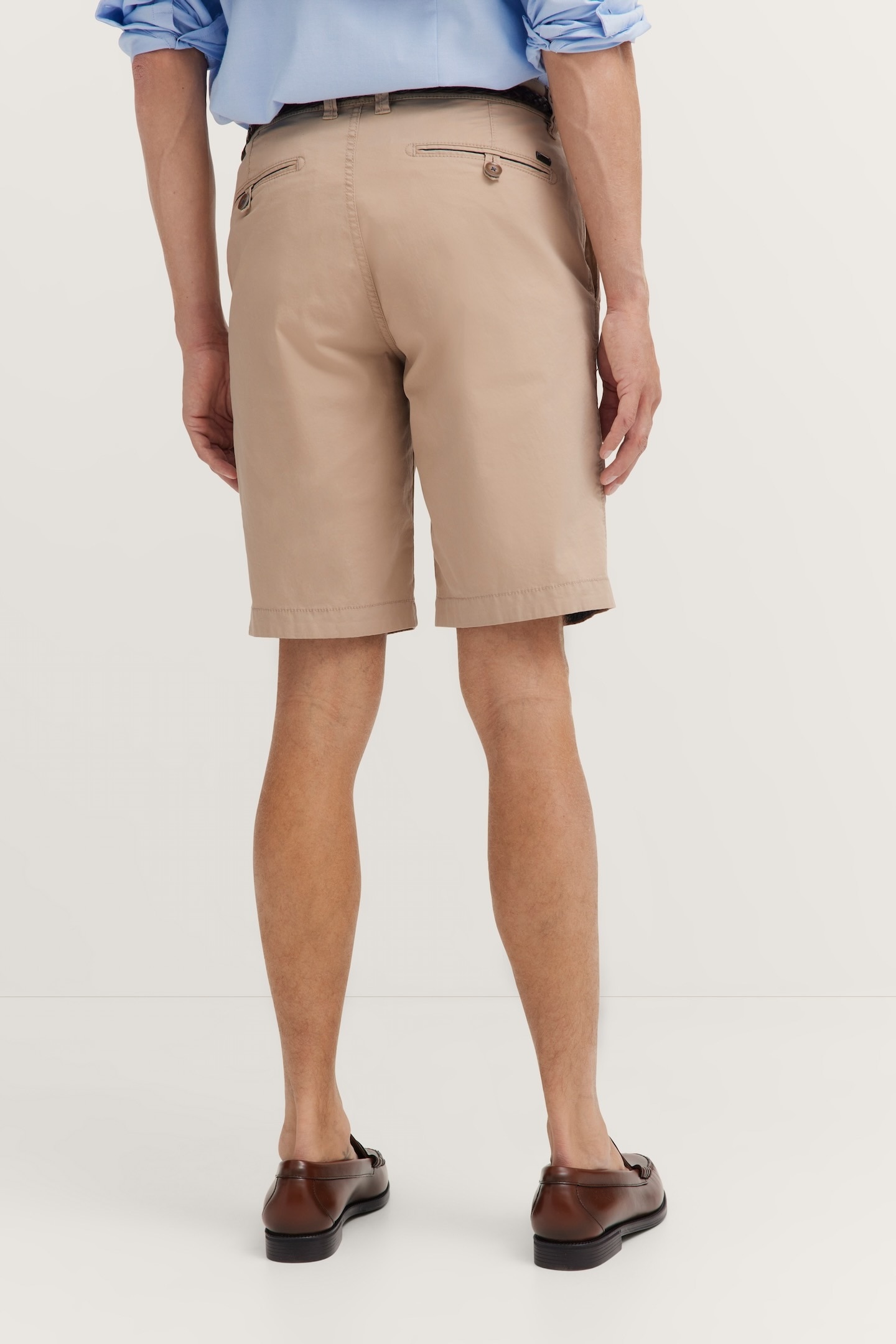 bugatti Bermudas, im lässigen Stil