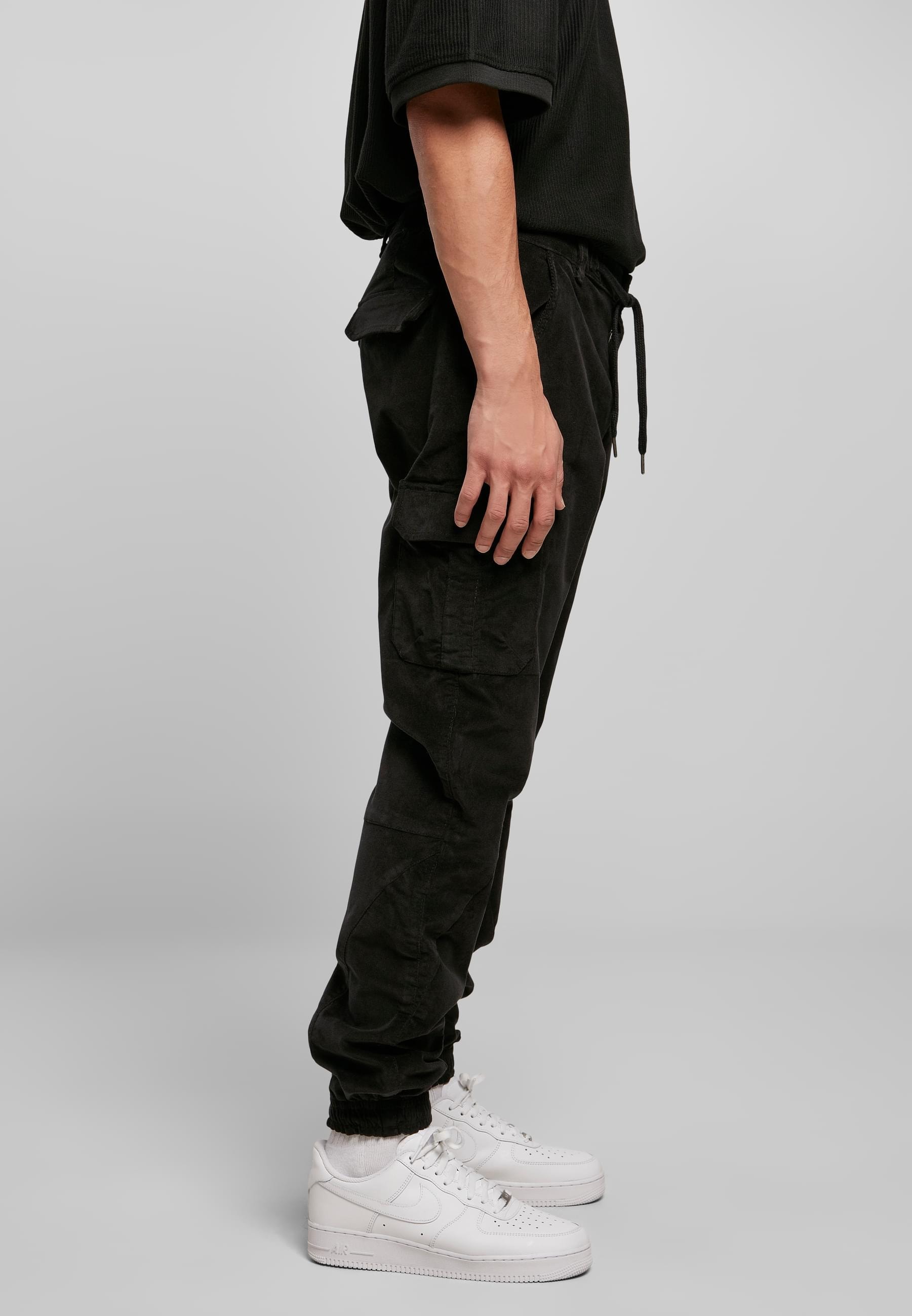 URBAN CLASSICS Jogginghose »Urban Classics Herren Corduroy Cargo Jogging Pants«, (1 tlg.)