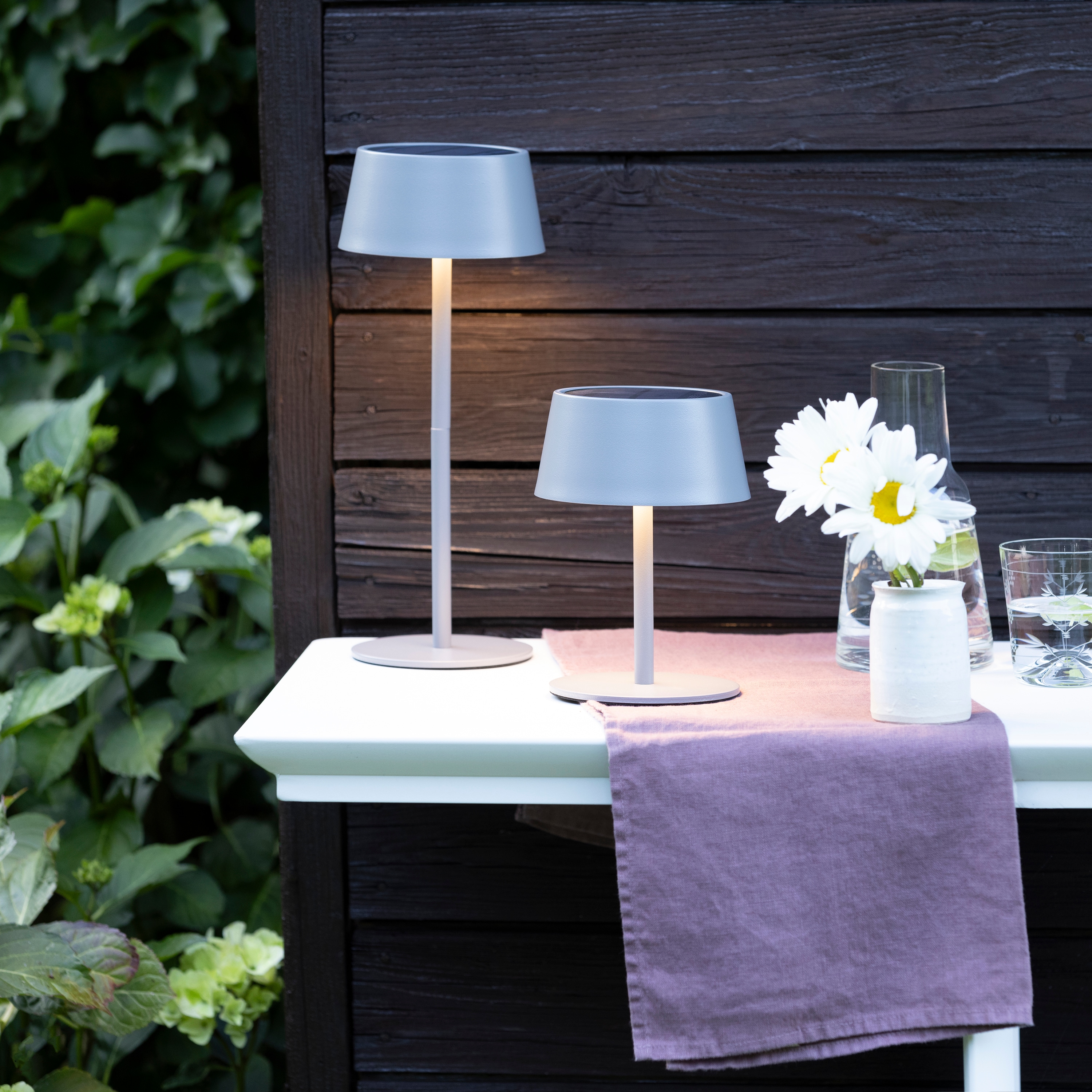OTTO home LED Außen-Tischleuchte "Oddny - Tischlampe 2er Set mit Solar u. Akku" LED-Modul 2 Stk. Warmweiß 30 cm, aufladbar ü. Solar & USB, 3000 K, dimmbar, IP44, Akkulampe