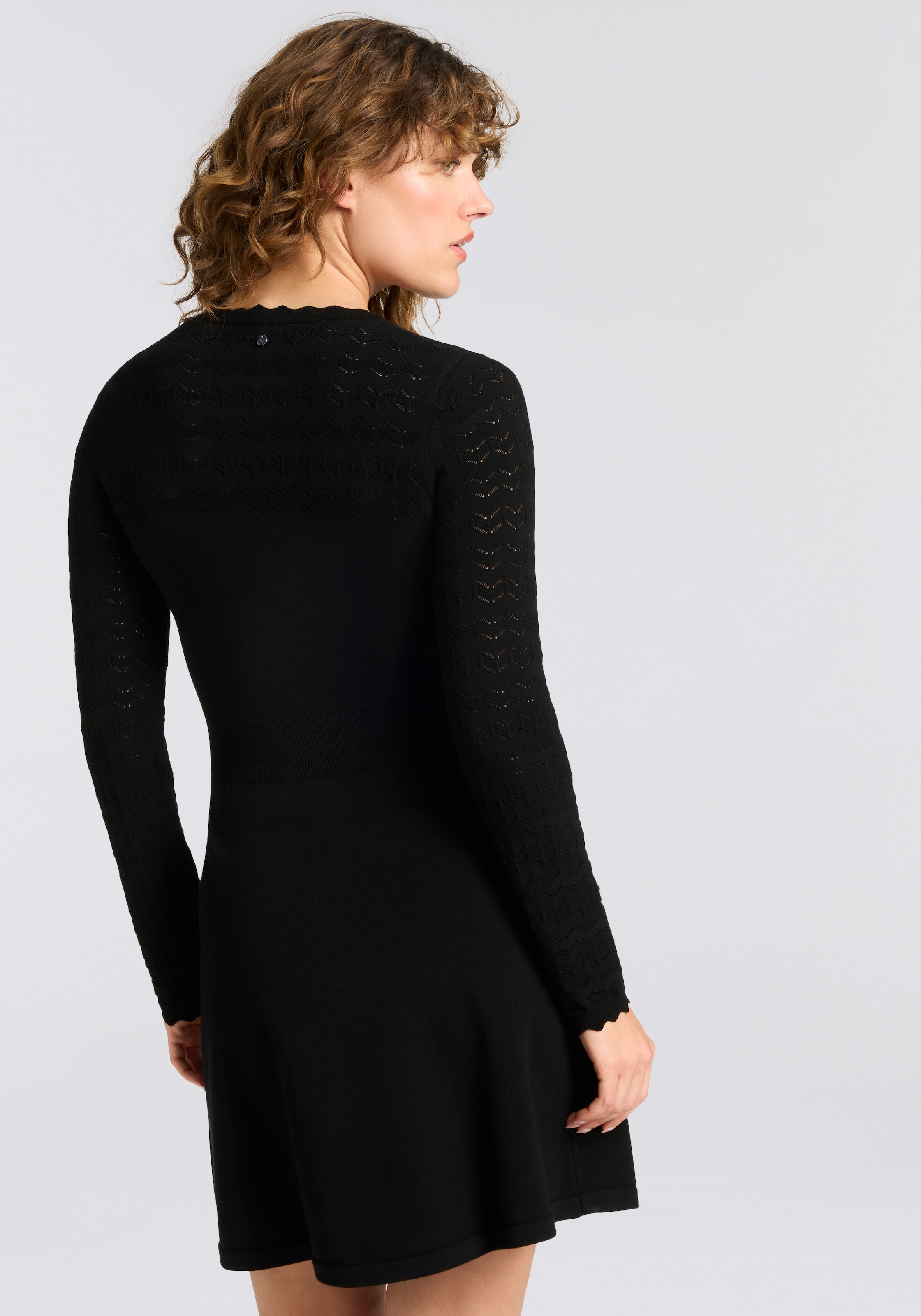 BOSS ORANGE A-Linien-Kleid »Figoli Premium Damenmode« mit V-Ausschnitt