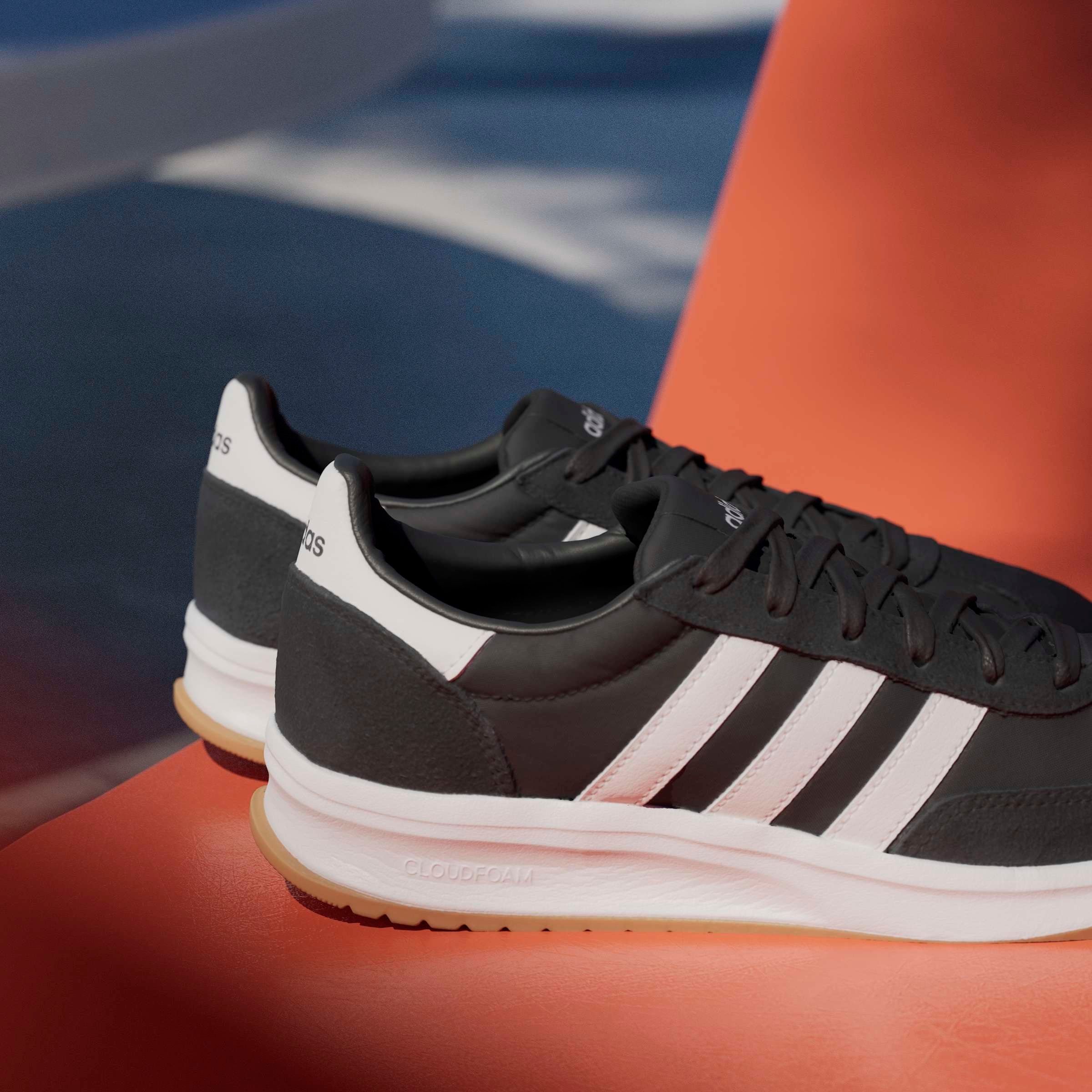 adidas Sportswear »RUN 70S 2.0«  inspiriert vom Design des SL72
