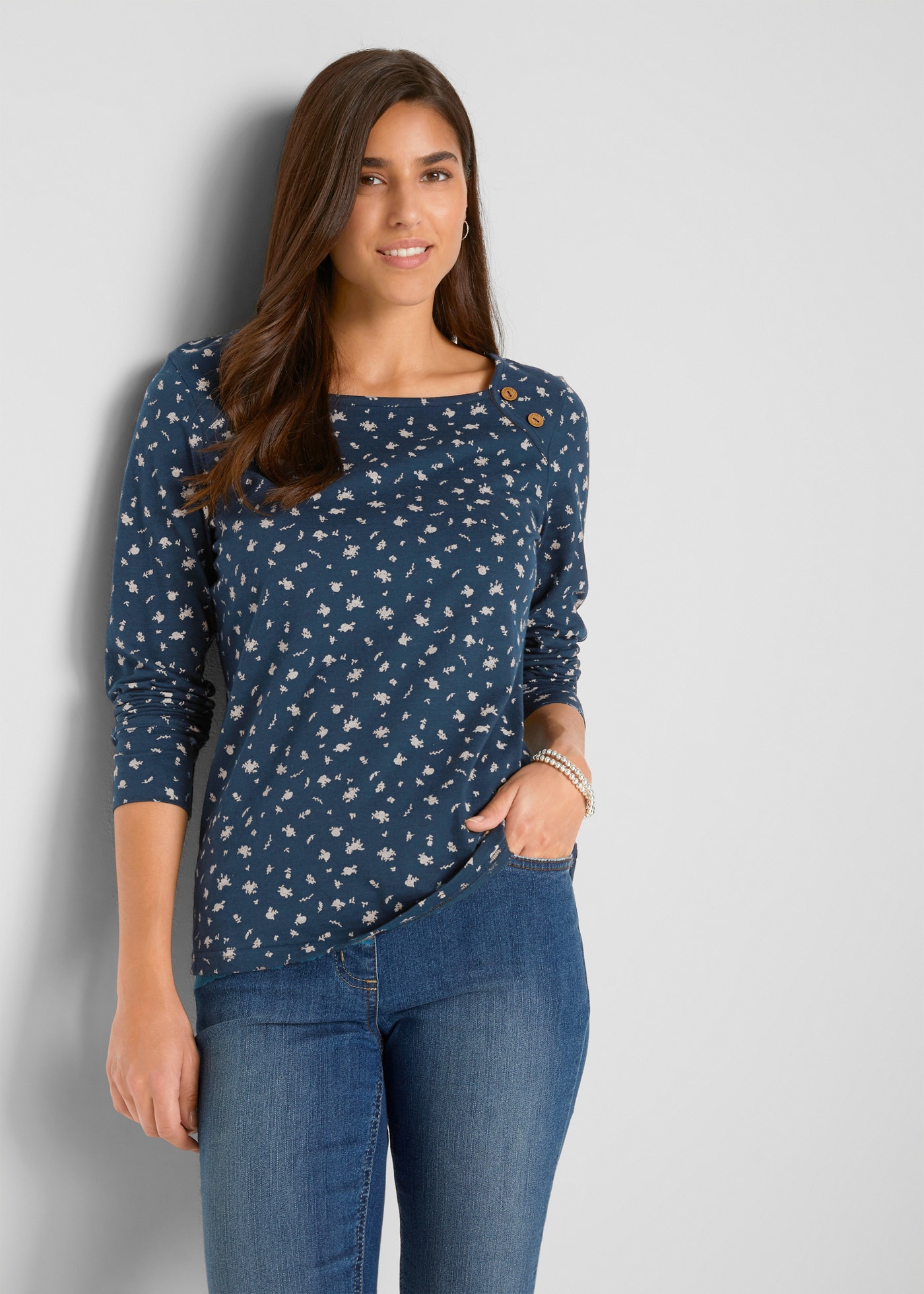 bonprix "Langarmshirt, bedruckt" lockere Passform, mit All-Over Print, mit eckigem Ausschnitt