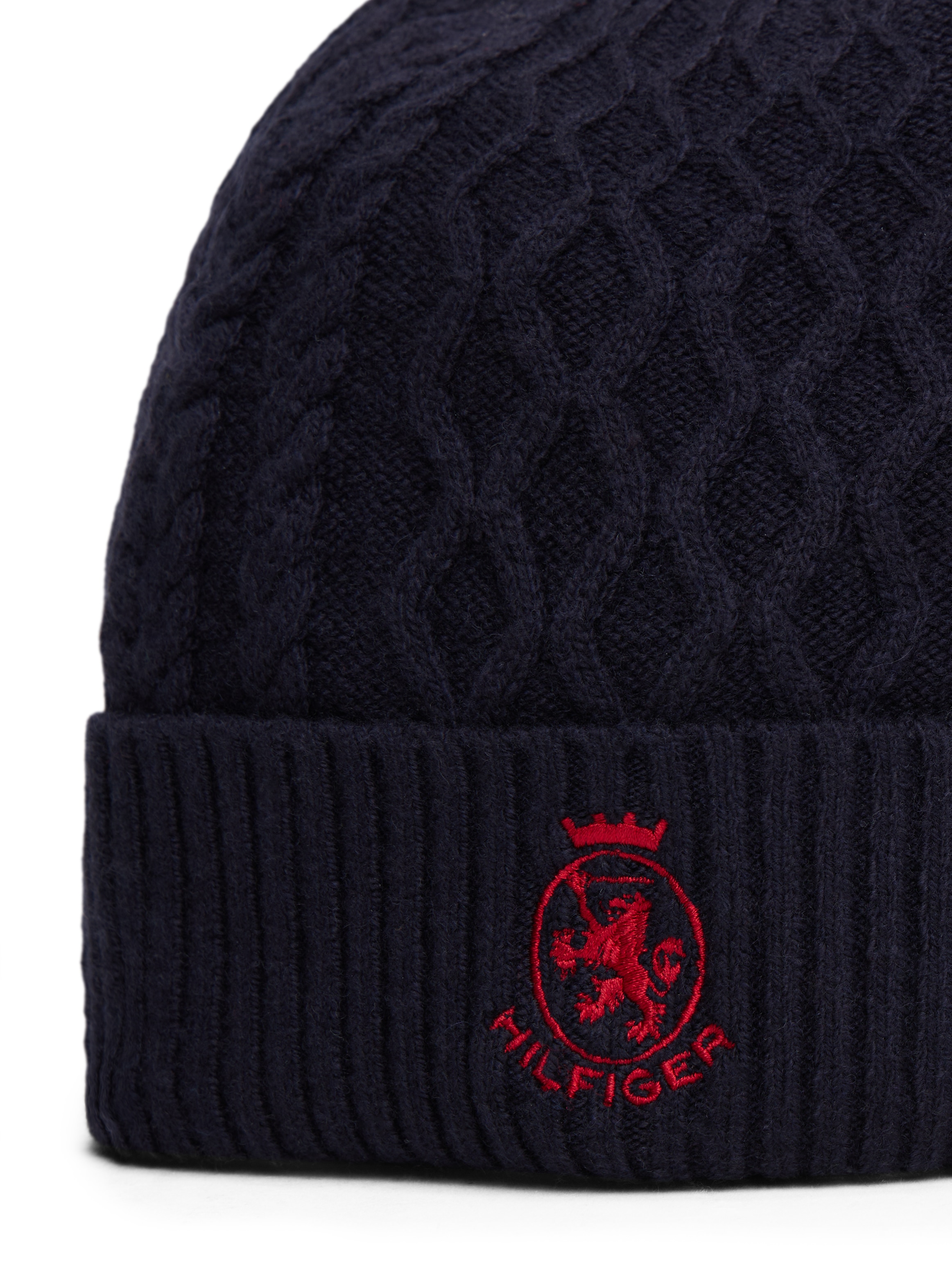Tommy Hilfiger Beanie »TH CREST KNIT« Zopfstrickmuster, mit TH-Wappen
