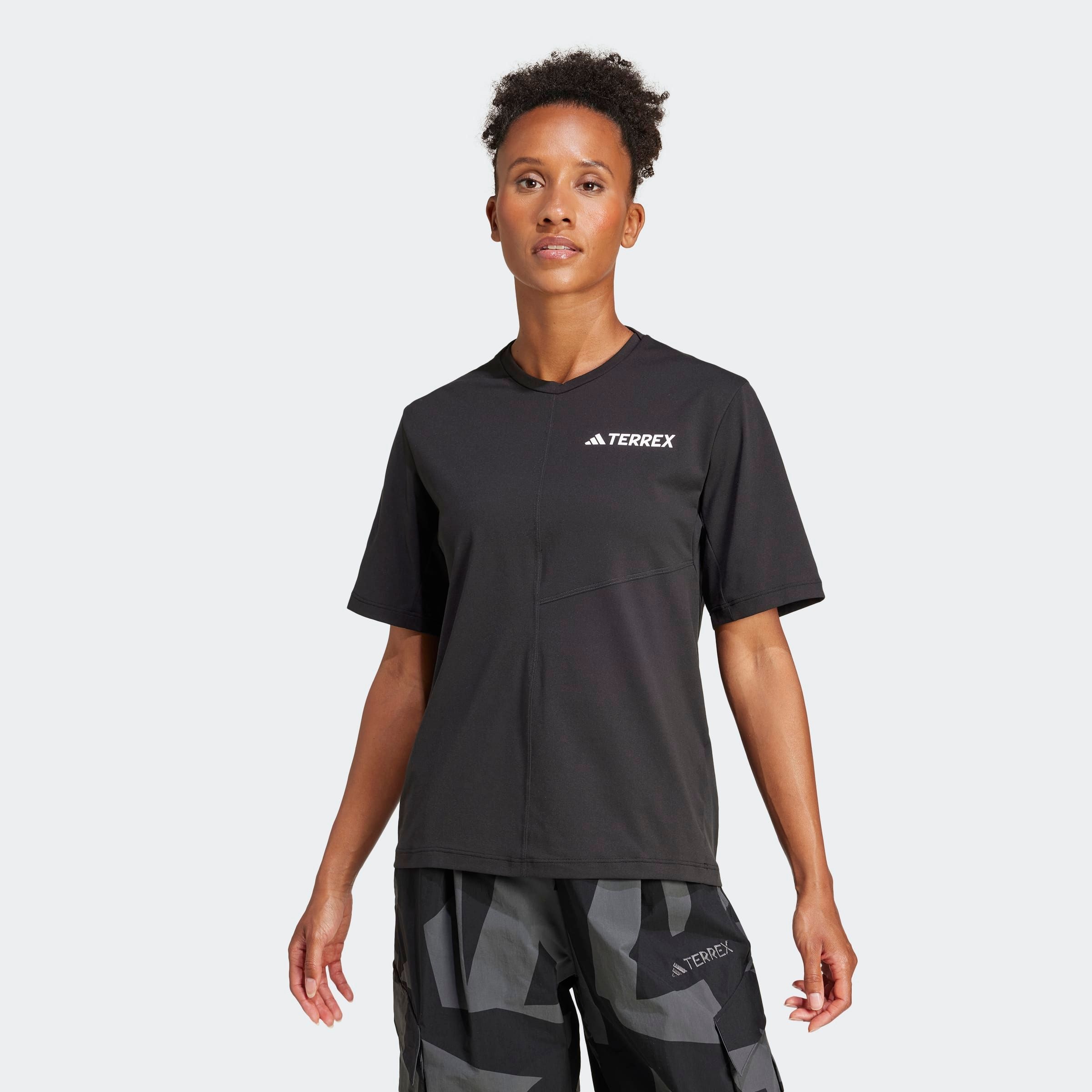 adidas TERREX Funktionsshirt "W MT TEE" mit Rundhalsausschnitt, ohne Verschluss