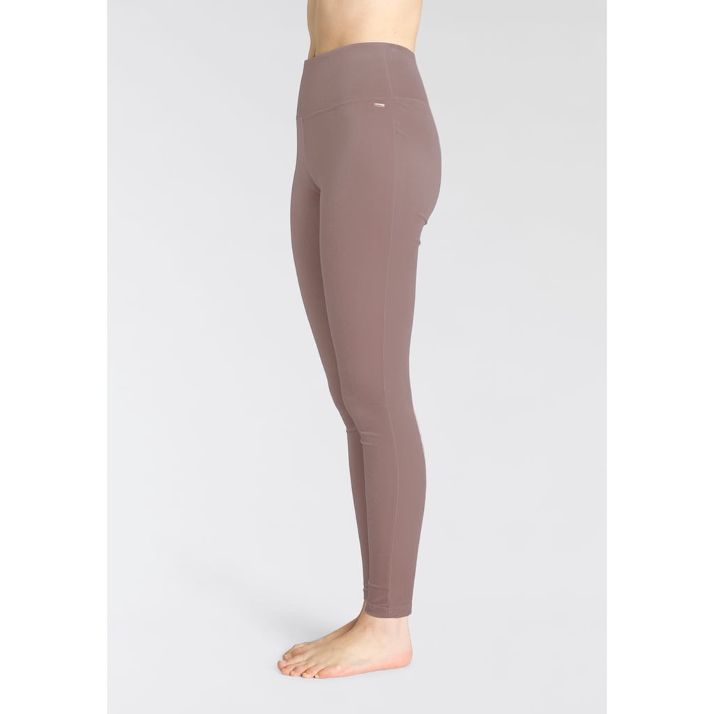 LASCANA Leggings, in weicher, elastischer Samtoptik