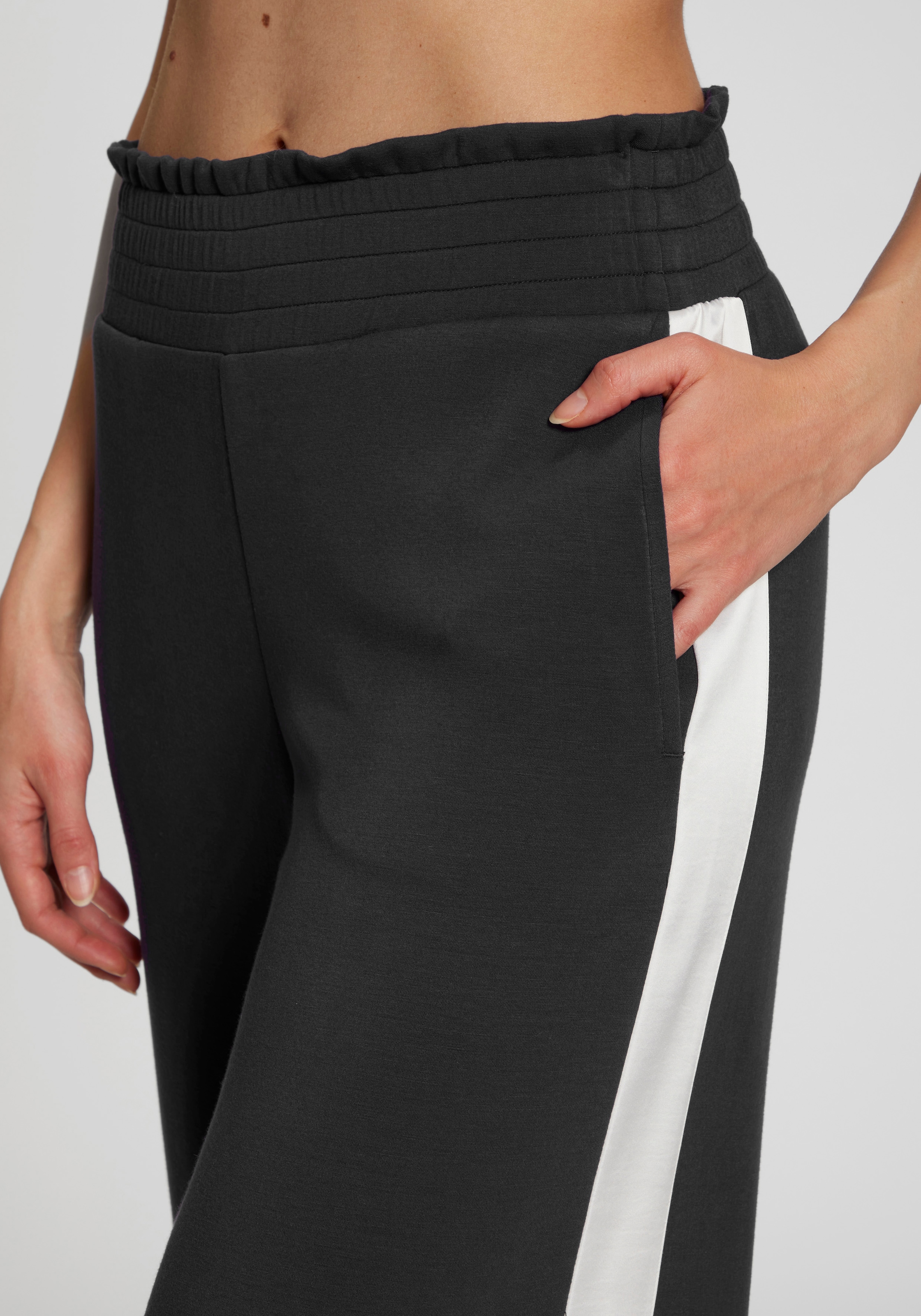 LASCANA Homewearhose  mit gerafftem Wellnessbund